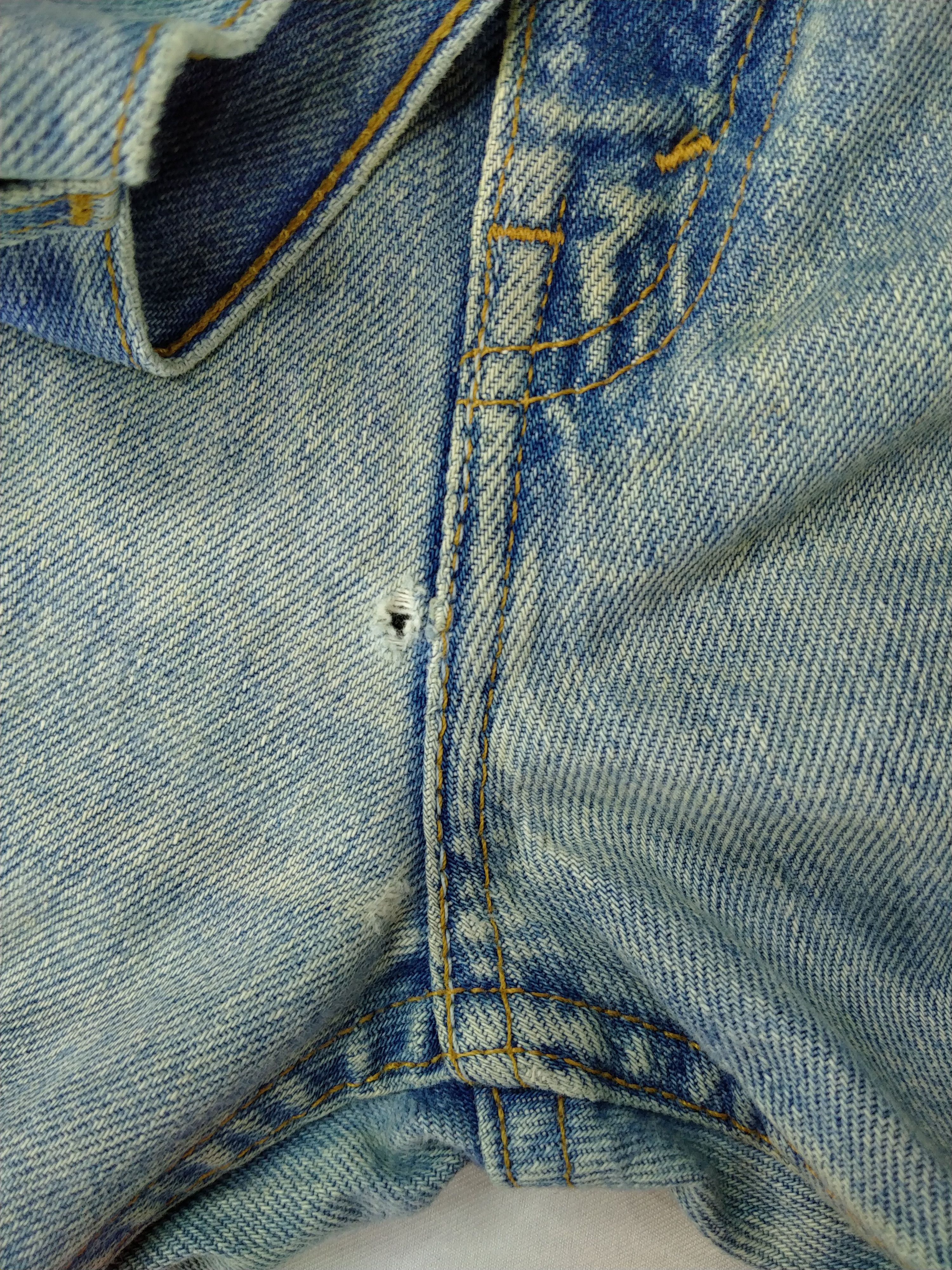 Levi's Vintage Levi's 505 Regular Fit Light Wash Denim 39x30 JN550 Size US 39 - 11 Thumbnail
