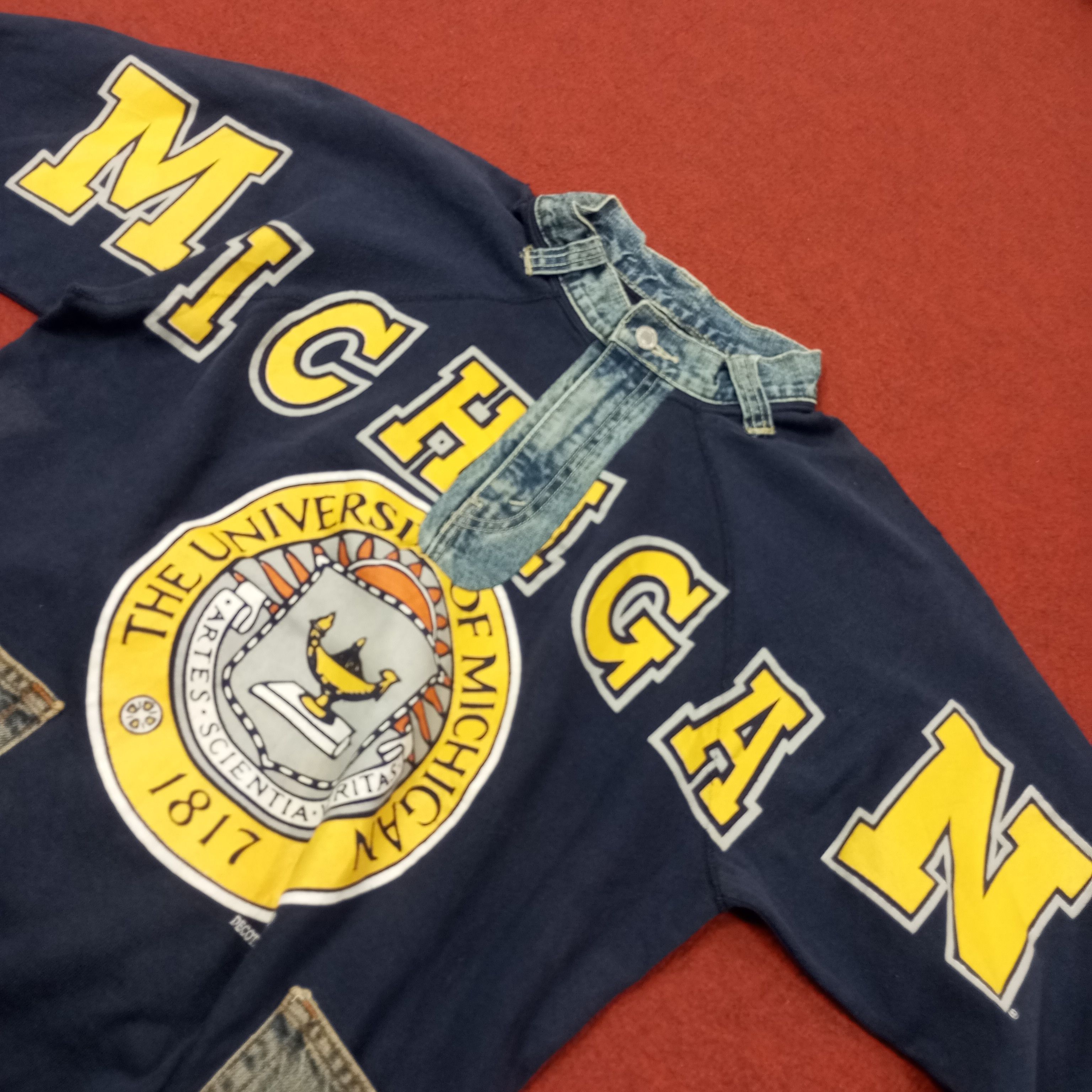 Vintage The University Of Michigan Jeans Style Sweatshirt c245n20 Size US L / EU 52-54 / 3 - 12 Thumbnail
