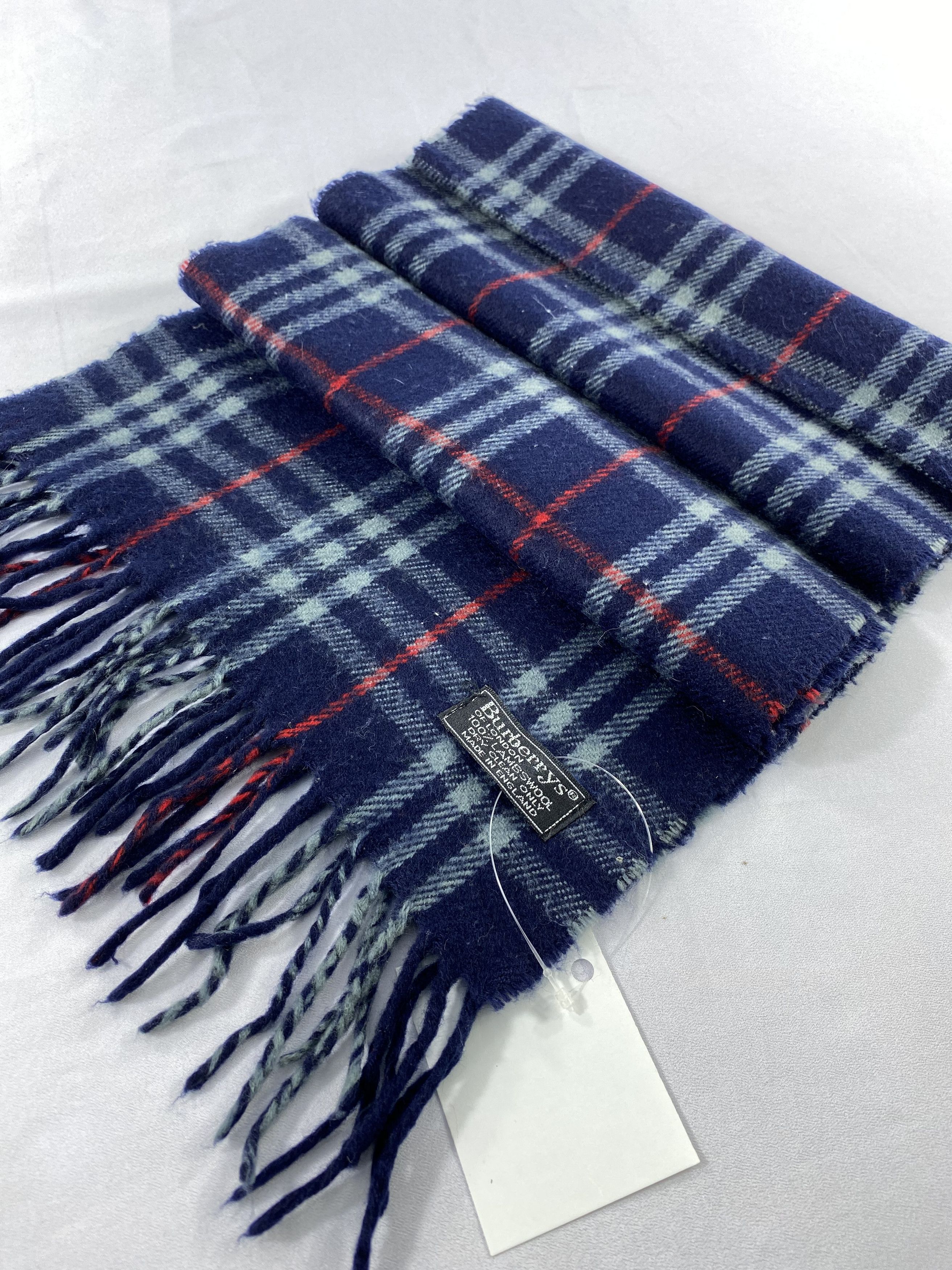 Burberry Burberry Scarf / Muffler / Neckwear Size ONE SIZE - 3 Thumbnail