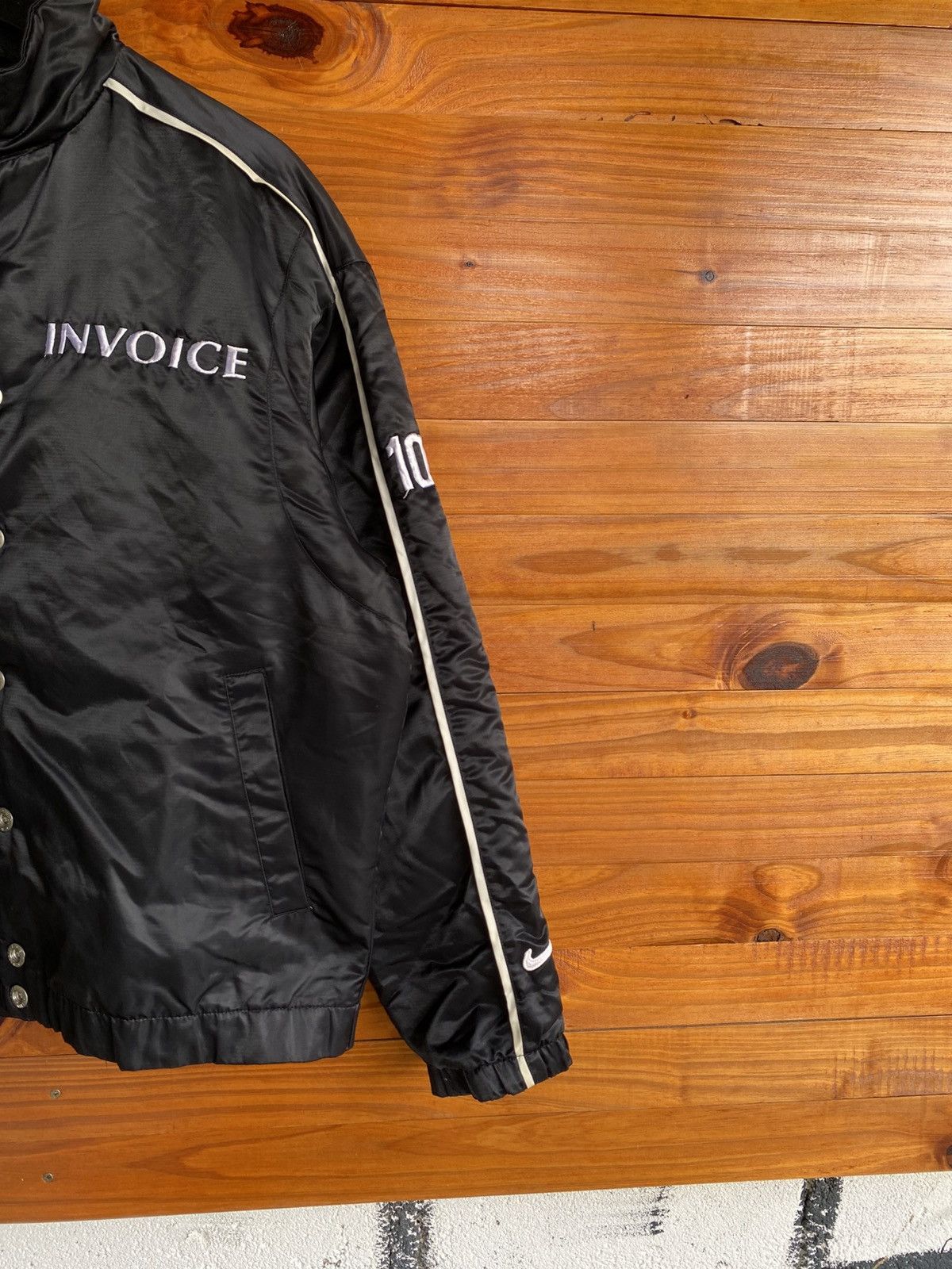 Nike Nike “INVOICE” Black Padded Team Jacket Vintage Sportswear Size US L / EU 52-54 / 3 - 7 Thumbnail