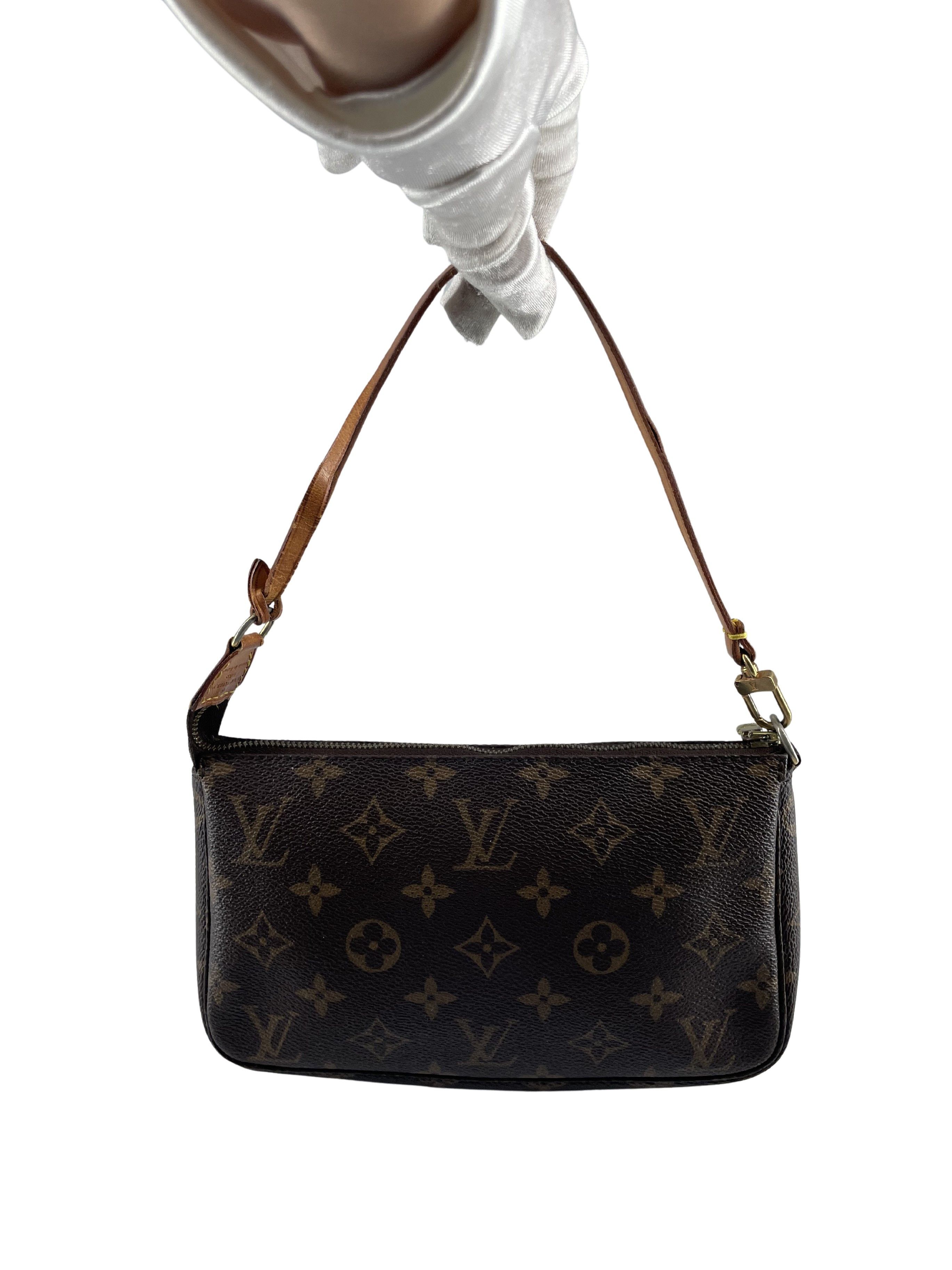 Louis Vuitton Pochette Accessoire handbag