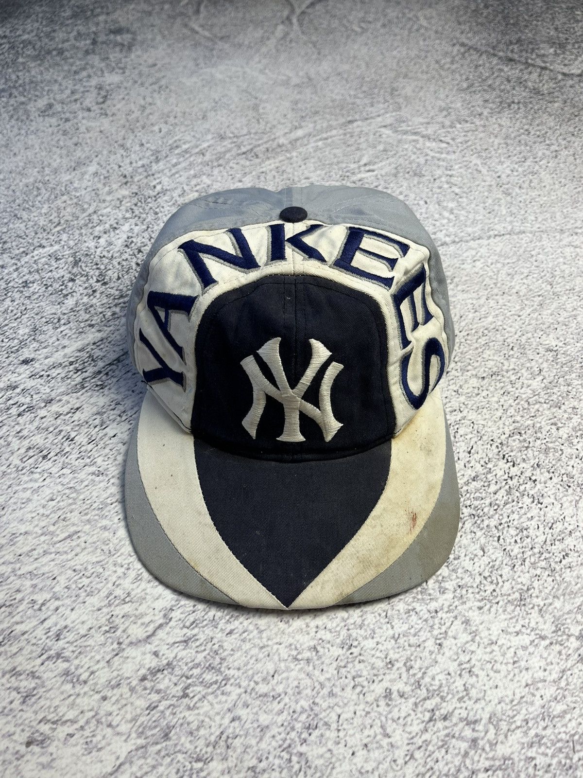 MLB Crazy Vintage Y2K New York Yankees Cap Drill Graffiti Style Size ONE SIZE - 1 Thumbnail