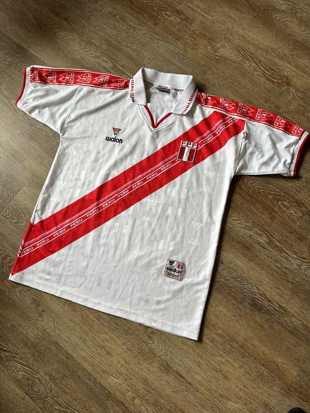 Vintage Vintage 1999/2000 Walon Peru National Team #7 Jersey Size US L / EU 52-54 / 3 - 3 Thumbnail