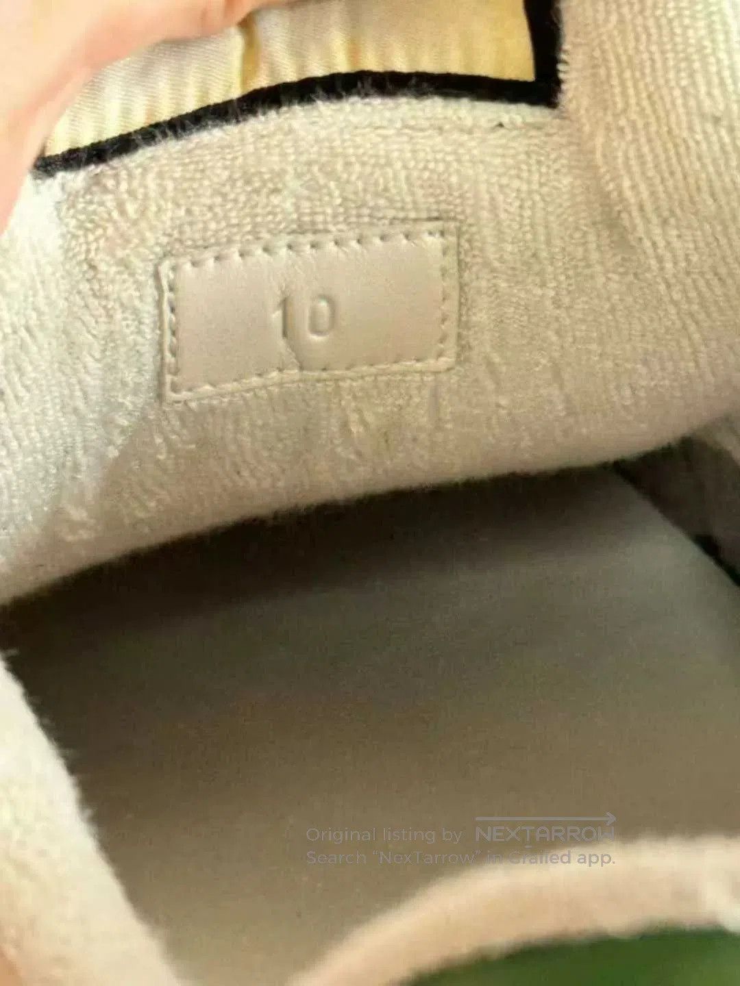Gucci gucci bee dirty sneakers size 10. Size US 10 / EU 43 - 8 Thumbnail