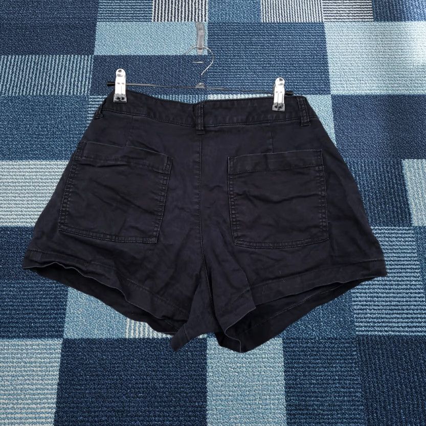 Gap Gap Shorts Womens 8 Black Chino Mid-Rise 3" Flat Front Stretch Walking Casual Size 30" / US 8 / IT 44 - 1 Thumbnail