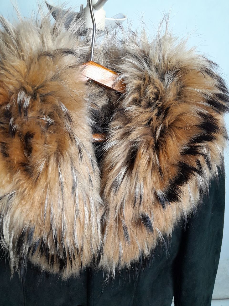 Other Luxury Black Shearling Coat with Genuine Fox Fur Collar Size M / US 6-8 / IT 42-44 - 5 Thumbnail