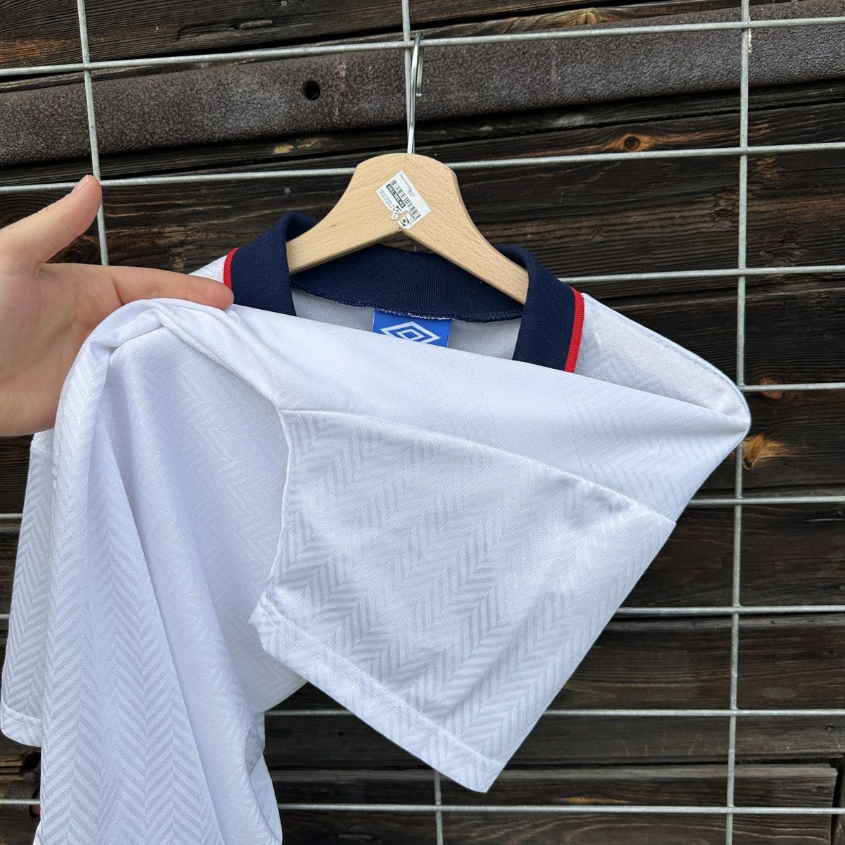 Umbro 1993/1995 England Umbro Soccer Jersey Vintage Home Shirt Size US L / EU 52-54 / 3 - 12 Thumbnail