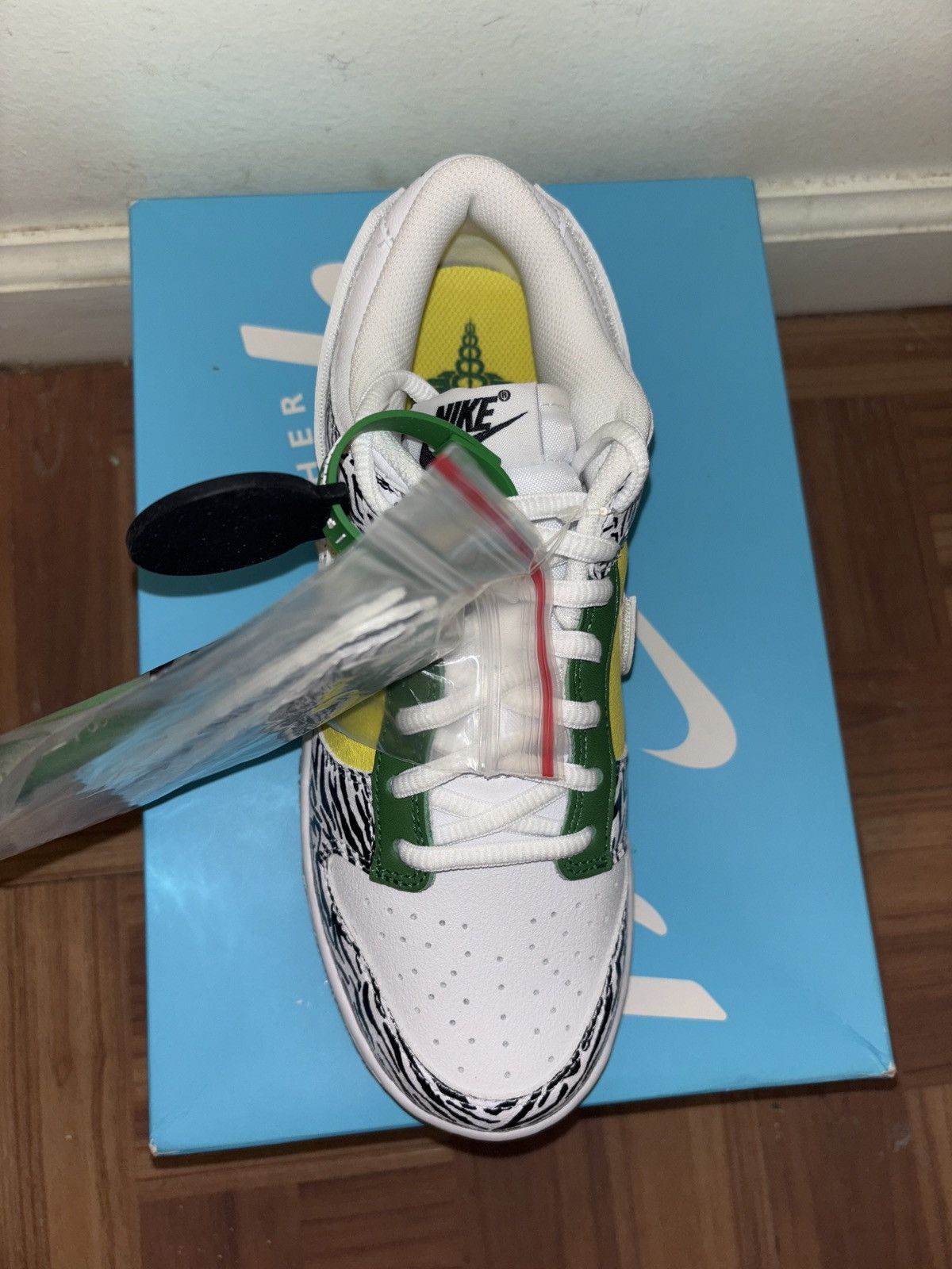 Nike Dorenbecher Zoe Dunk Low Size US 6 / EU 39 - 5 Thumbnail