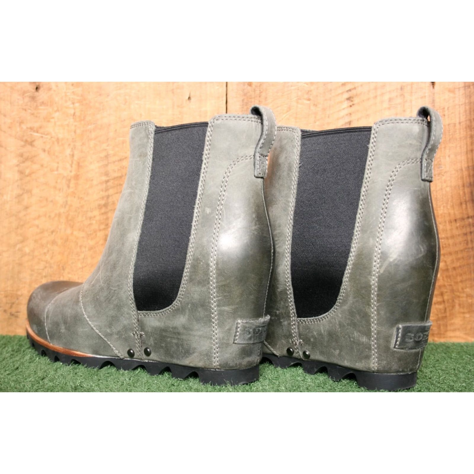 SOREL Sorel Lea Chelsea Booties Sz. 8 Leather Distressed Gray Wedge Ankle Boot Women Size US 6 / IT 36 - 4 Thumbnail