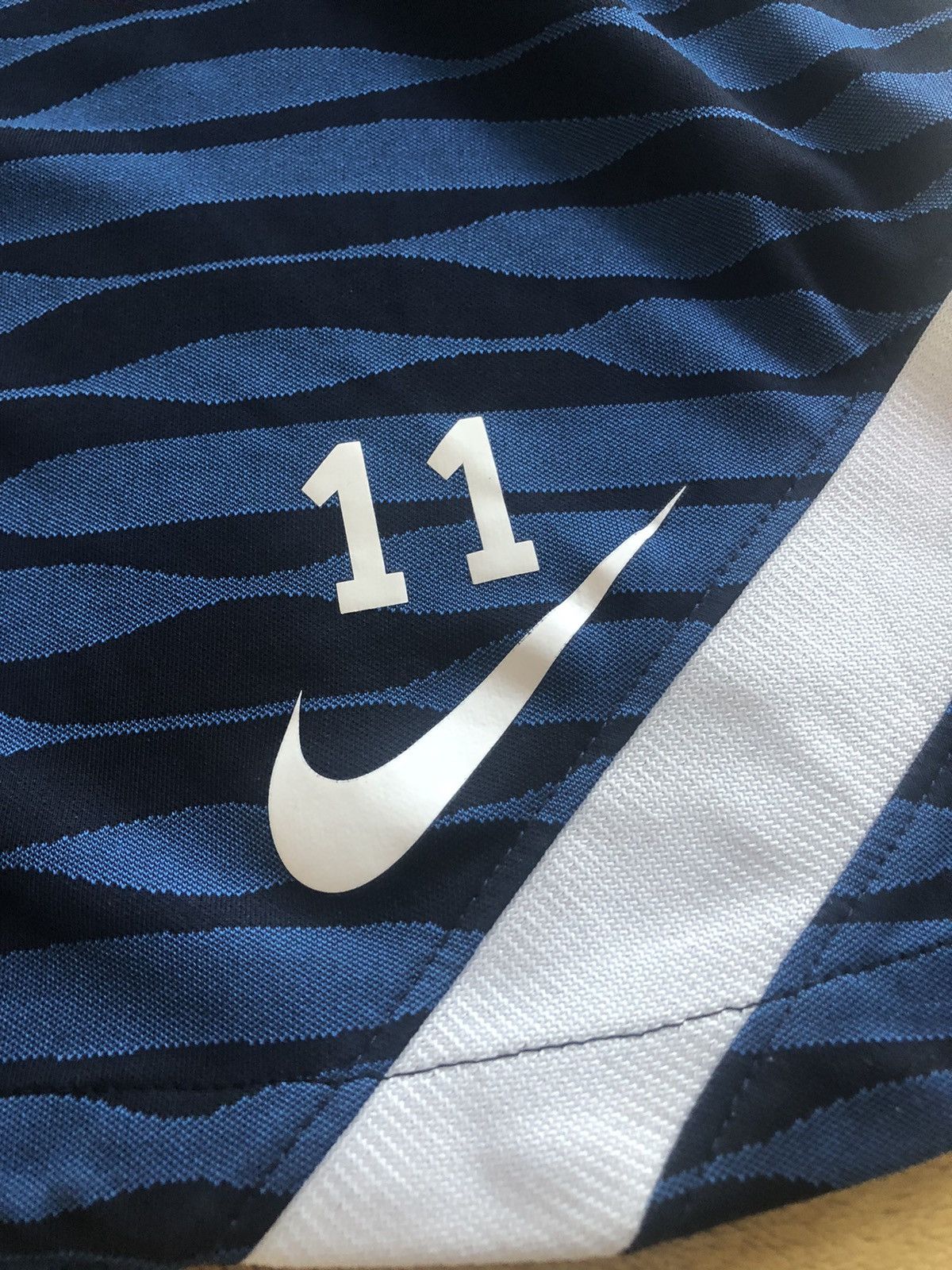 Nike RARE BIRMINGHAM CITY FOOTBALL SOCCER SHORTS Size US 30 / EU 46 - 4 Thumbnail