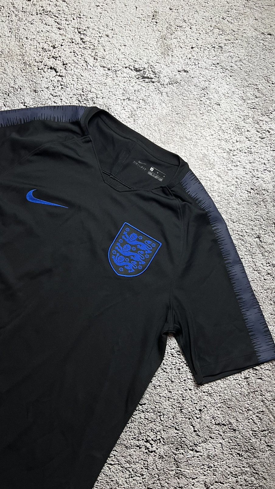 Nike 2018-2019 England national football team nike jersey Size US M / EU 48-50 / 2 - 1 Thumbnail