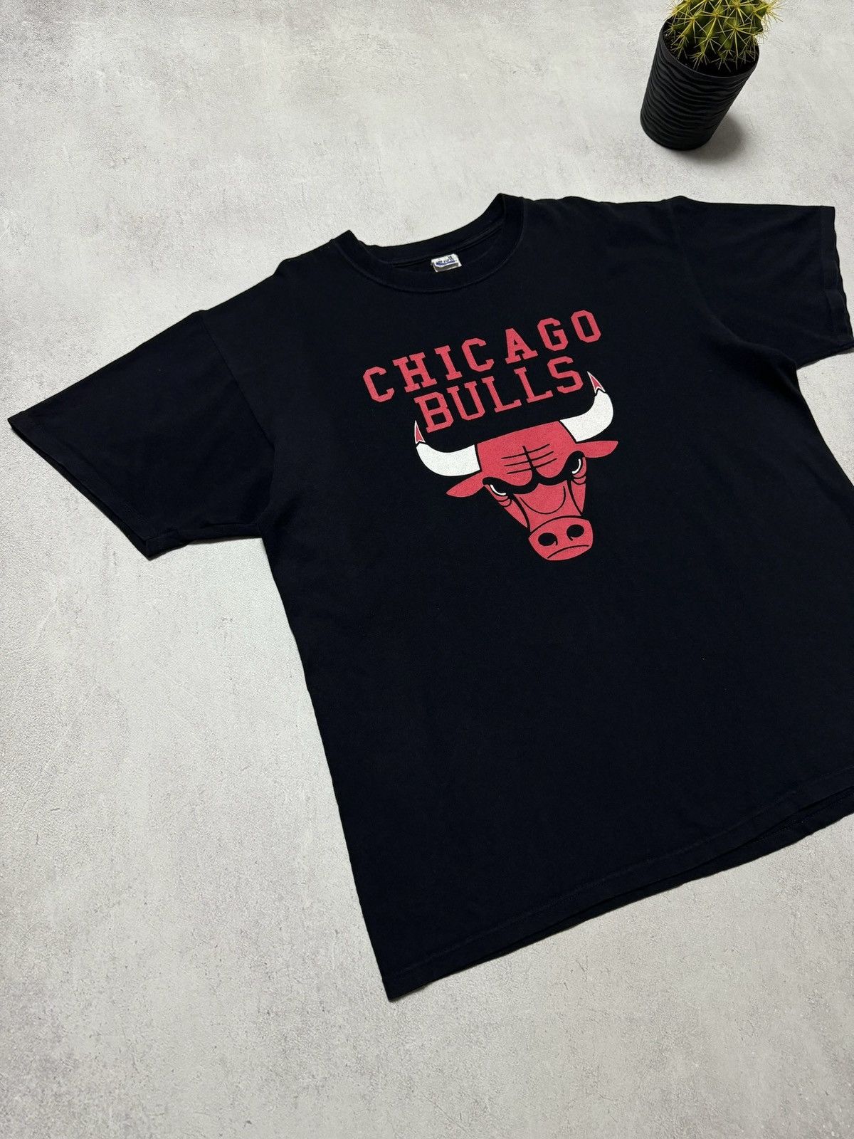NBA × Vintage Vintage Chicago Bulls T Shirt Baggy NBA Basketball Tee 90s Size US XL / EU 56 / 4 - 2 Thumbnail