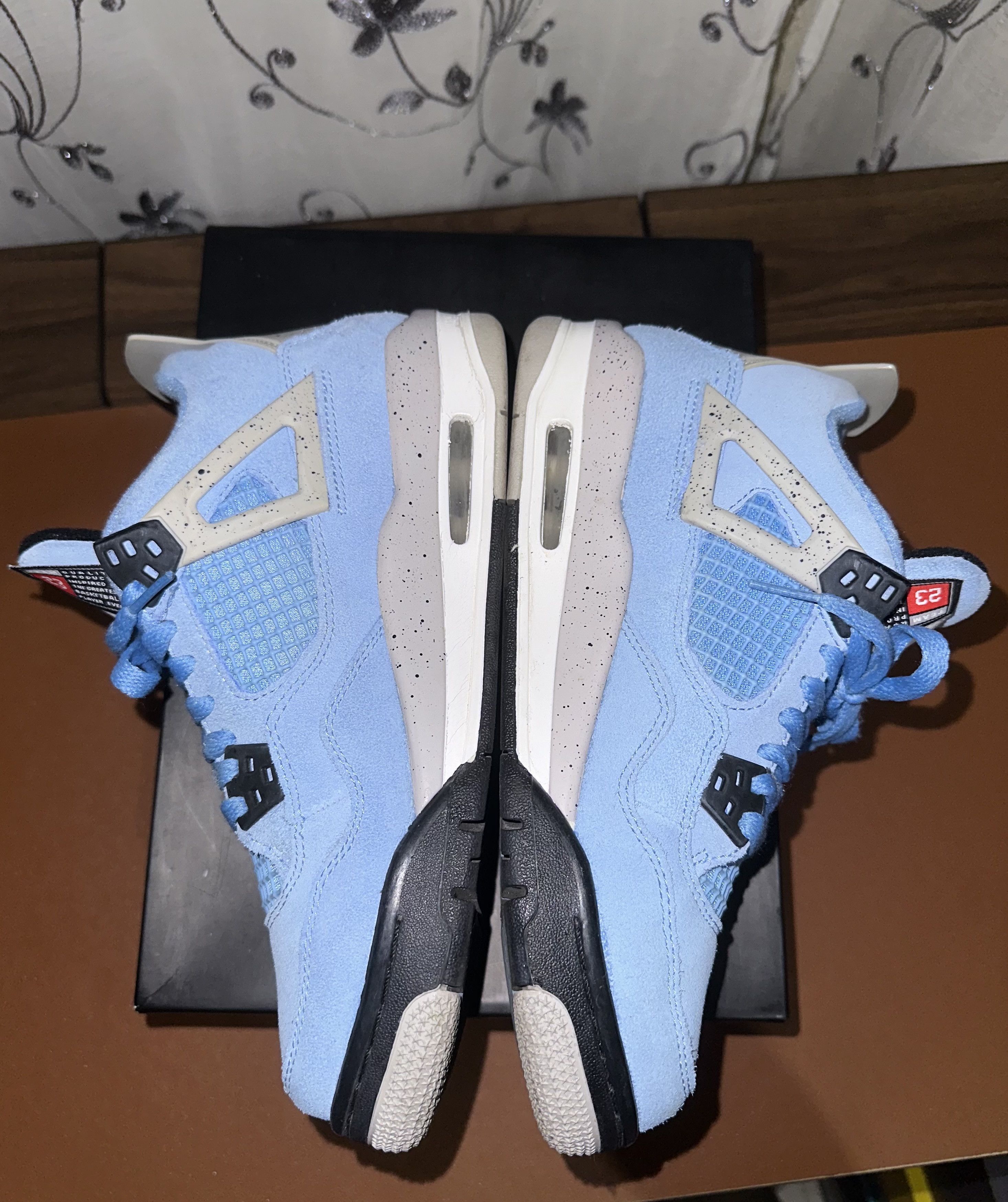 Jordan Brand Jordan 4 ‘University Blue’ Size US 6.5 / EU 39-40 - 6 Thumbnail