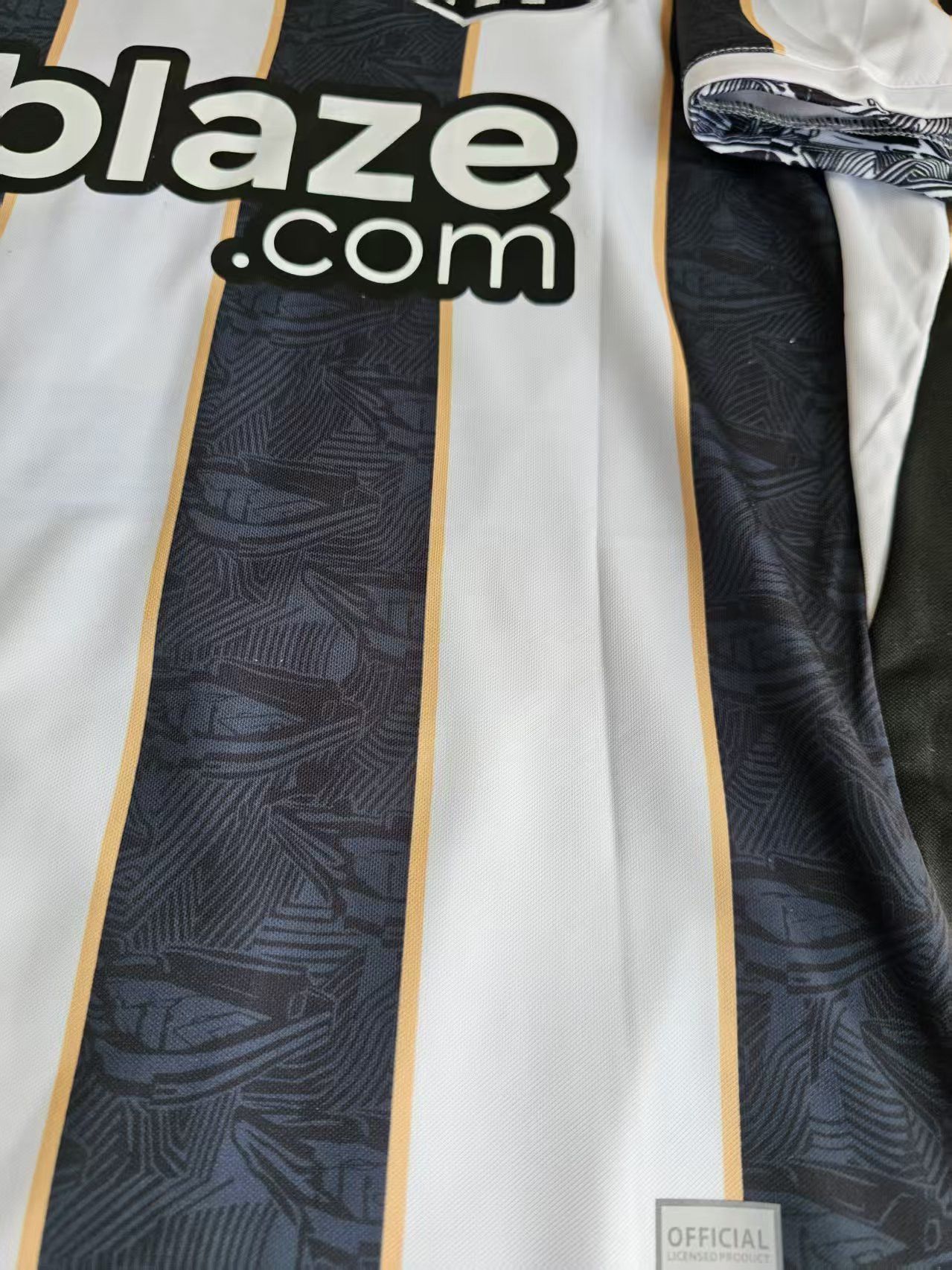 Other 2025 Santos FC #10 Neymar Jersey Size US M / EU 48-50 / 2 - 3 Thumbnail