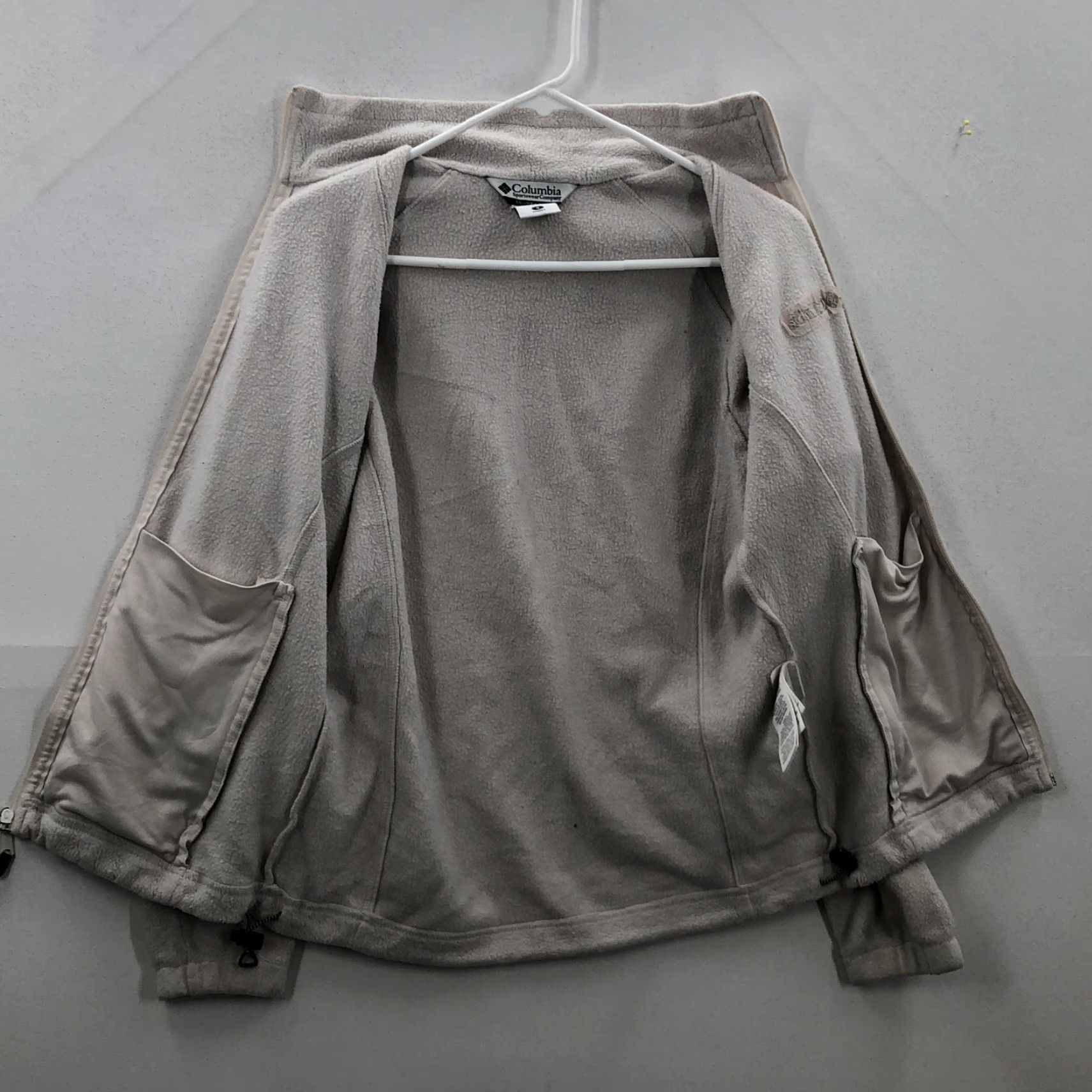 Vintage Columbia Womens White Fleece Jacket Zip Pockets Long Sleeve Full Zip Outdoor Activewear Small Size S / US 4 / IT 40 - 6 Thumbnail