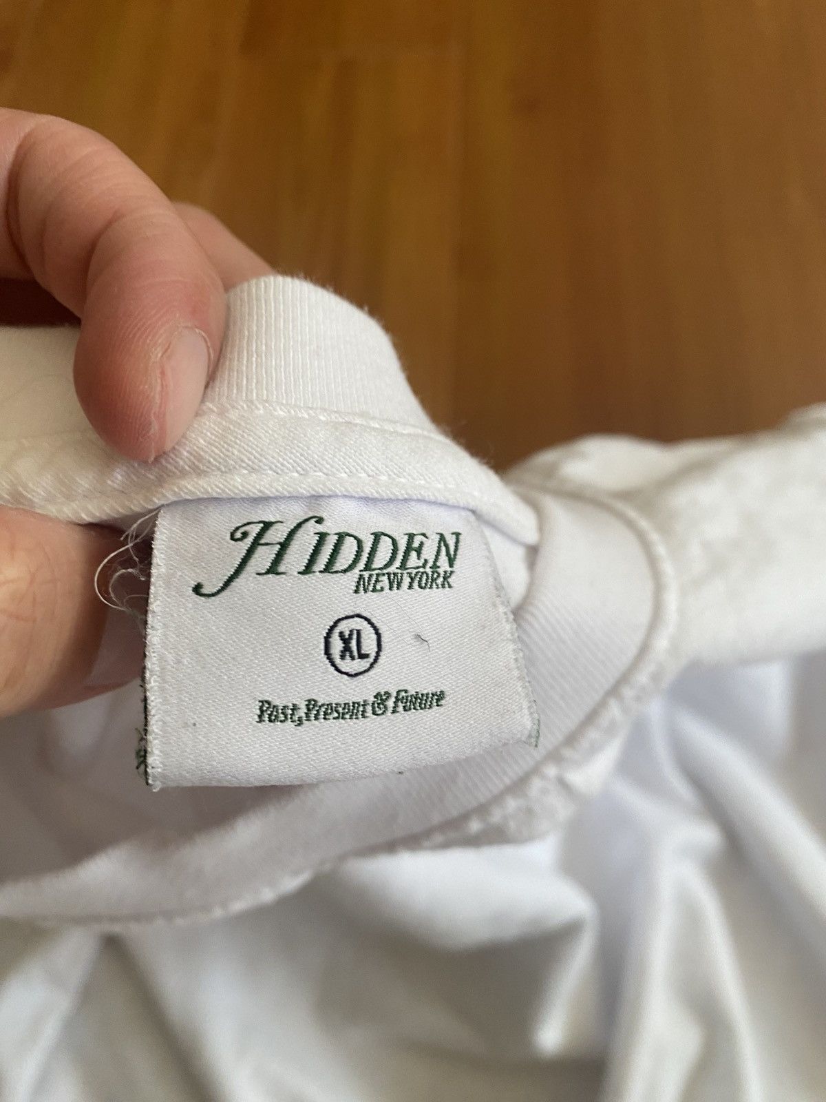 HIDDEN Hidden NY White Long Sleeve Tee Size US XL / EU 56 / 4 - 5 Thumbnail