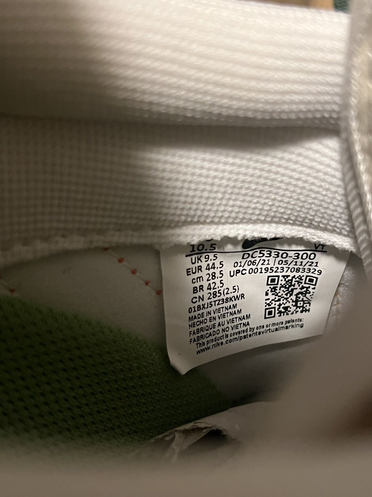 Nike Air Max Pre Day LX Chlorophyll Size US 10.5 / EU 43-44 - 6 Thumbnail