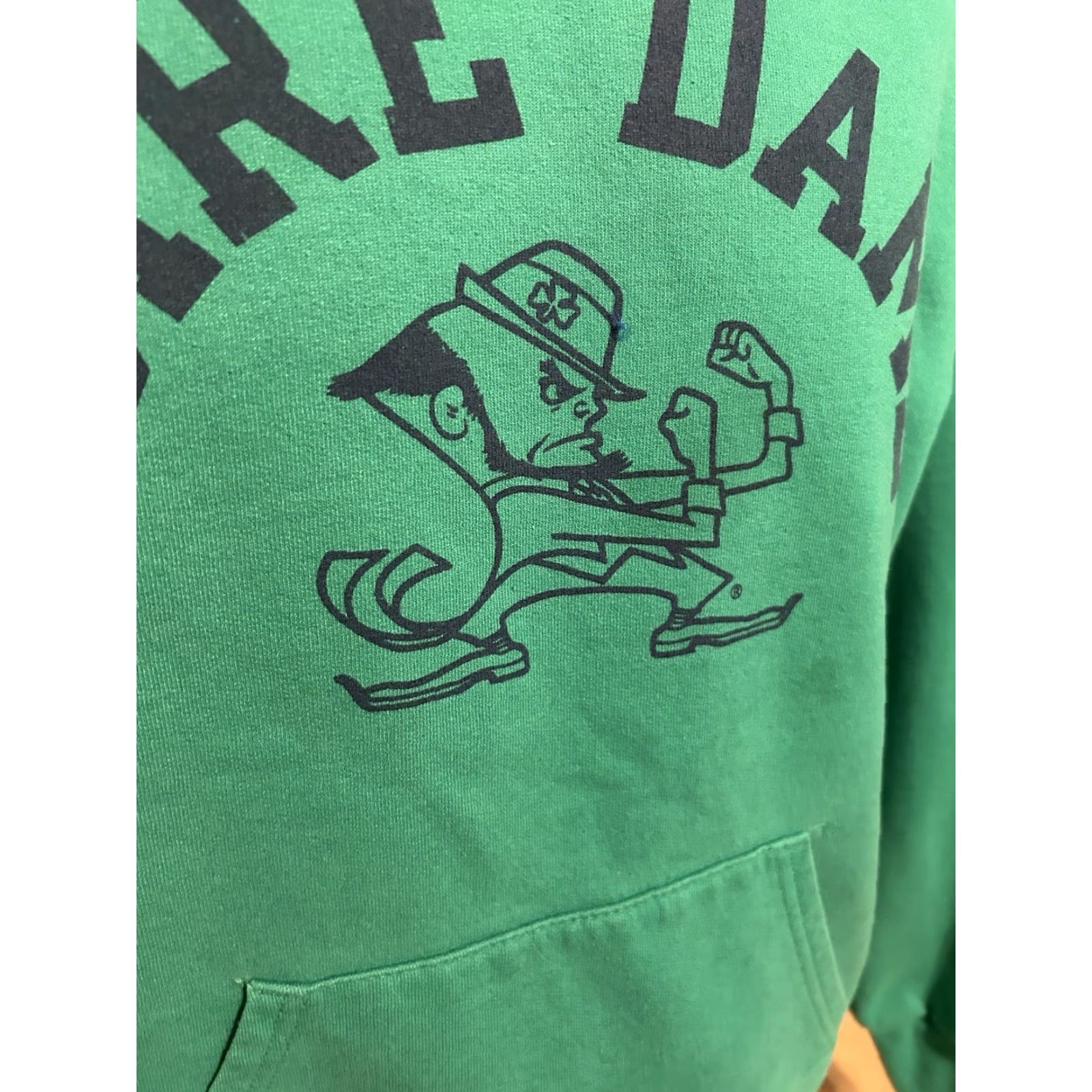 Champion VTG Notre Dame Fighting Irish Champion Hoodie Adult Medium Green Chest Graphic Pullover Hooded Pocket NCAAF Unisex Mens Womens Size US M / EU 48-50 / 2 - 6 Thumbnail