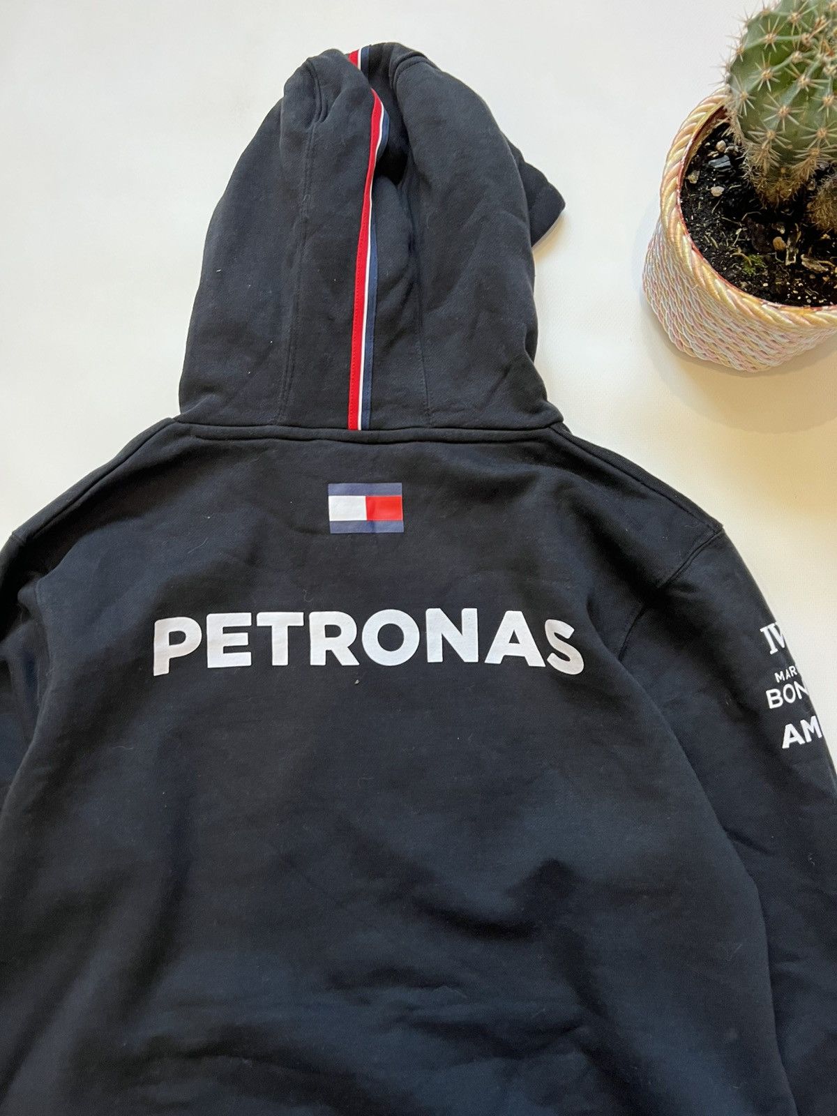 Mercedes-Benz Mercedes Benz Petronas Black Hoodie Racing F-1 Tommy Size US M / EU 48-50 / 2 - 8 Thumbnail