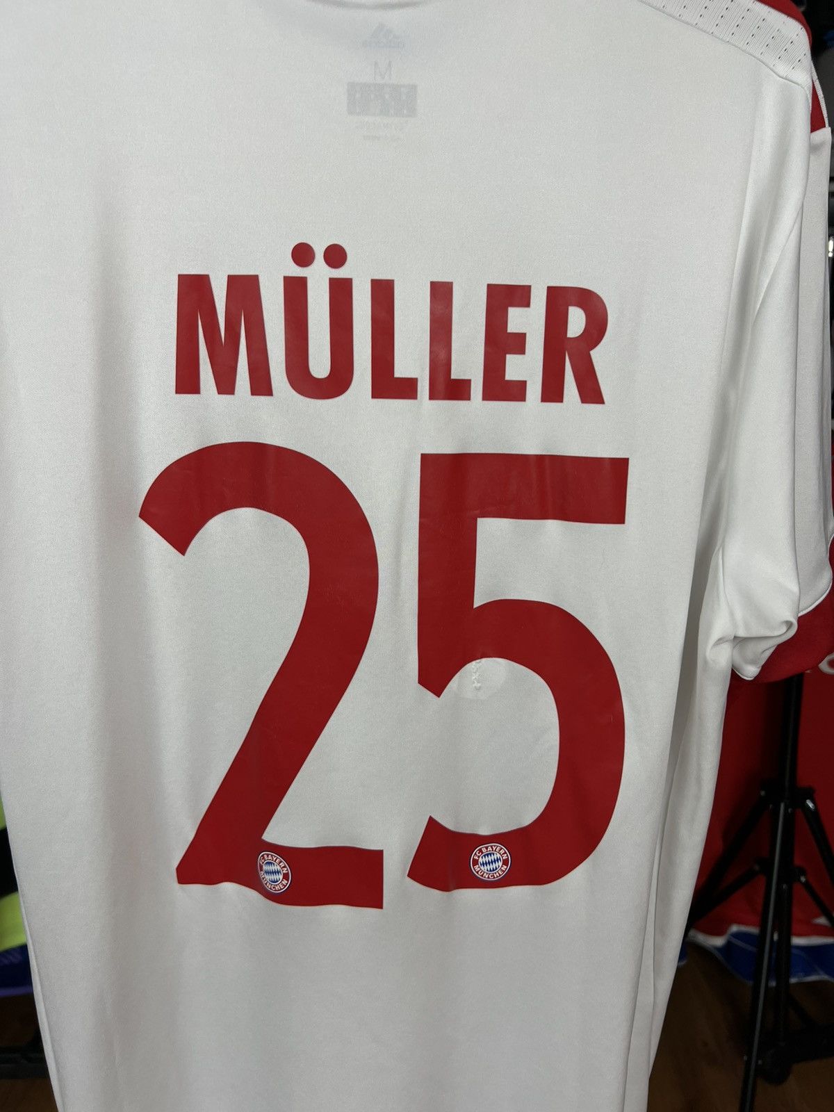Adidas Jersey Adidas Bayern Munich 2017/18 Müller #25 Size US M / EU 48-50 / 2 - 3 Thumbnail