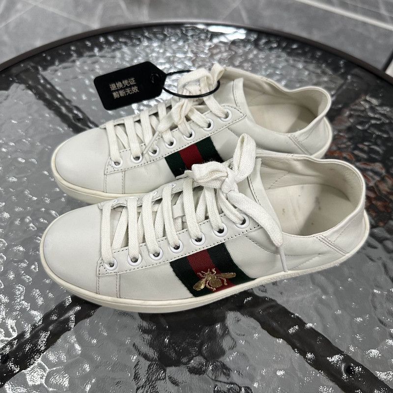 Gucci Gucci Ace Leather Bee Low-Top Sneakers 0079 Size US 5 / EU 37 - 1 Thumbnail