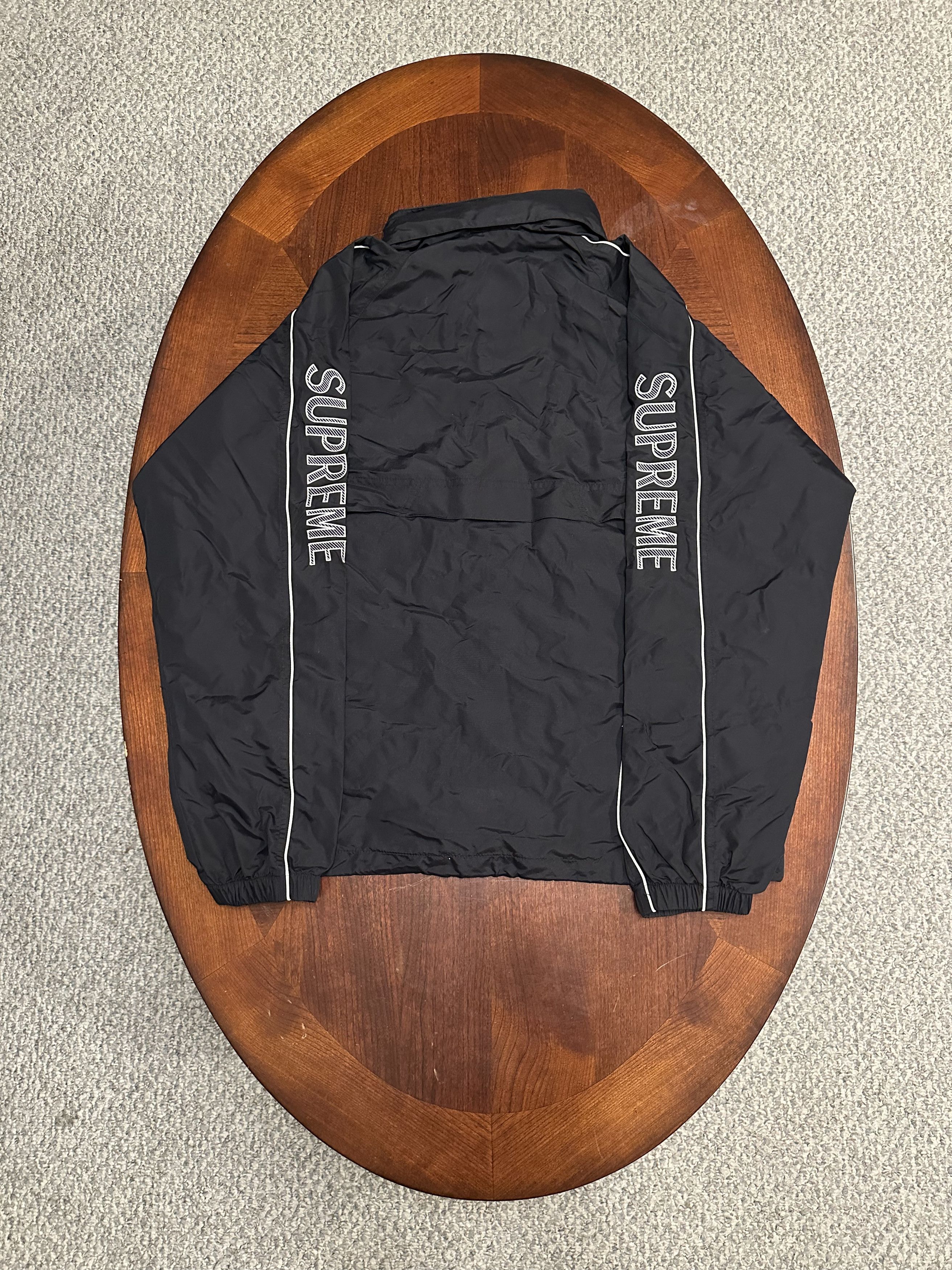 【完売品】supreme Striped Logo Windbreaker