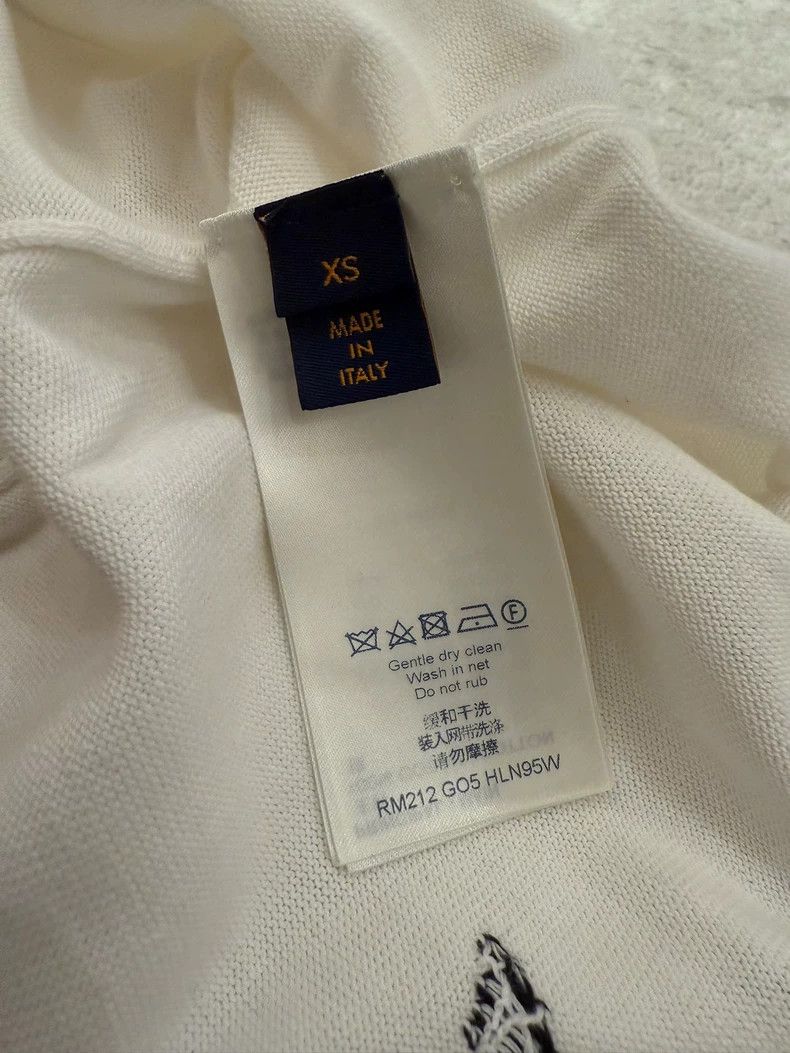 Louis Vuitton Louis Vuitton logo white short sleeves 2501-Nextarrow Size US XS / EU 42 / 0 - 6 Thumbnail