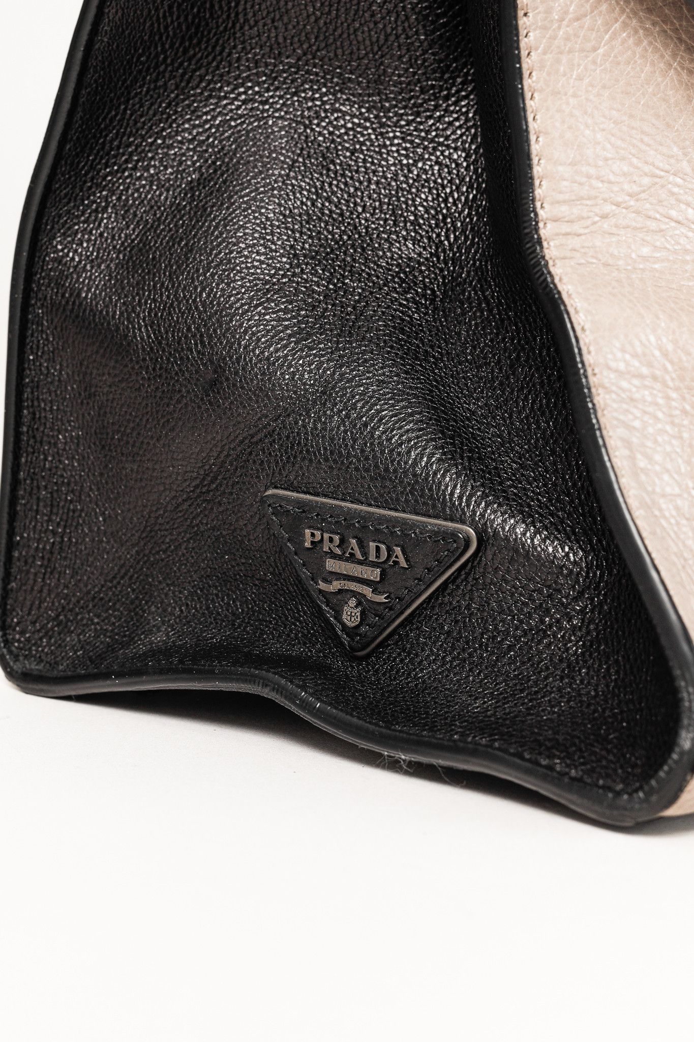 Prada Prada Pomice & Nero Glace Calf Leather Two-Tone Tote Size ONE SIZE - 14 Thumbnail