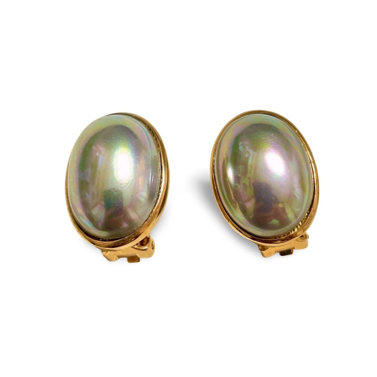 Dior Vintage Christian Dior oval shape faux pearl earrings. Grey Size ONE SIZE - 7 Thumbnail