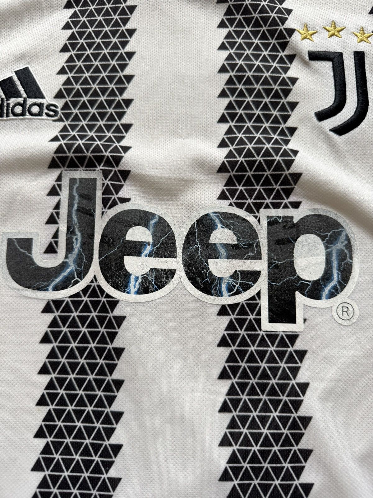 Adidas 🔥ADIDAS JUVENTUS 2022/23 HOME FOOTBALL KIT SOCCER JERSEY Size US L / EU 52-54 / 3 - 4 Thumbnail