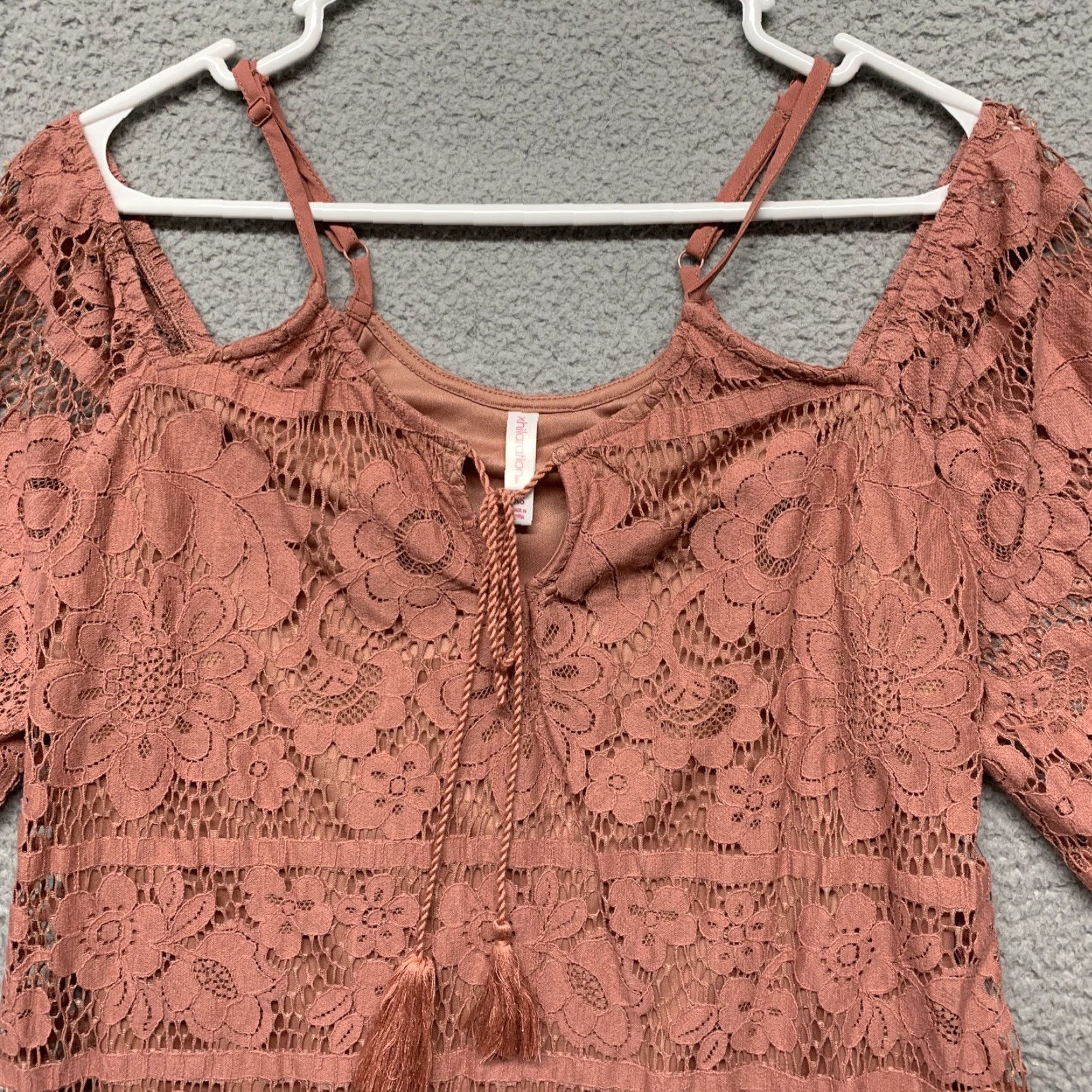 Vintage Xhilaration Dress Women’s XS Lacy Knee Length Dusty Rose Lined Off Shoulders Dress Size XS / US 0-2 / IT 36-38 - 2 Thumbnail