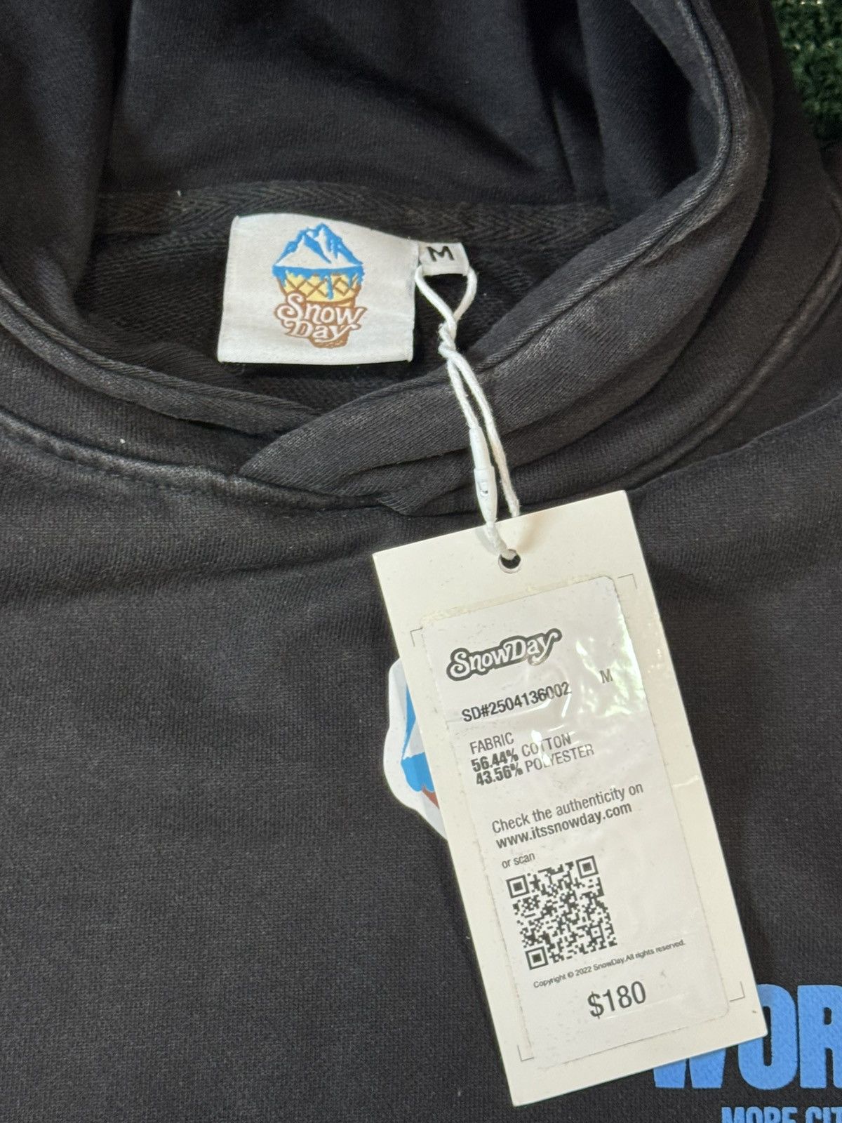 Snowday Snowdays world tour hoodie/Size Medium Size US M / EU 48-50 / 2 - 5 Thumbnail