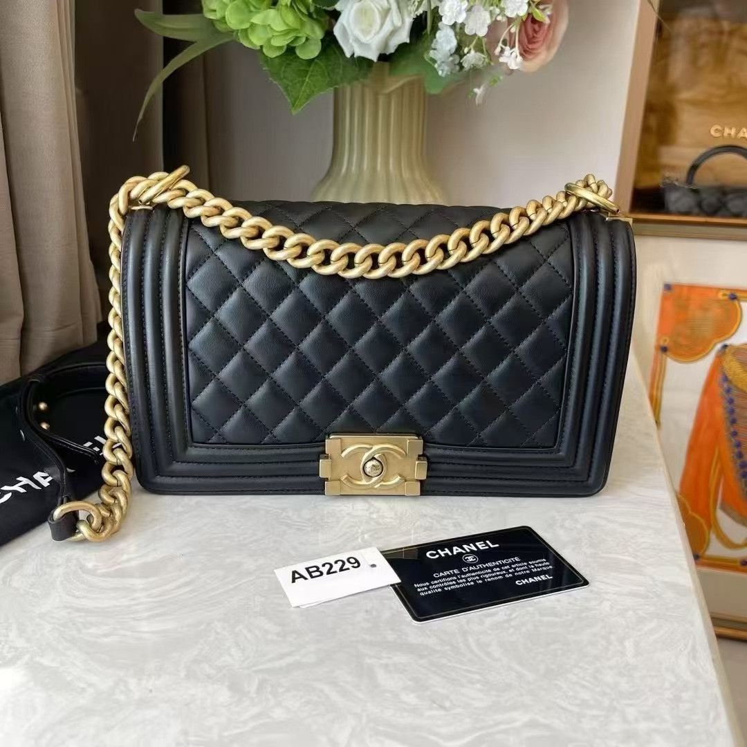 Chanel Pre-loved Bag Very good condition Size ONE SIZE - 1 Thumbnail