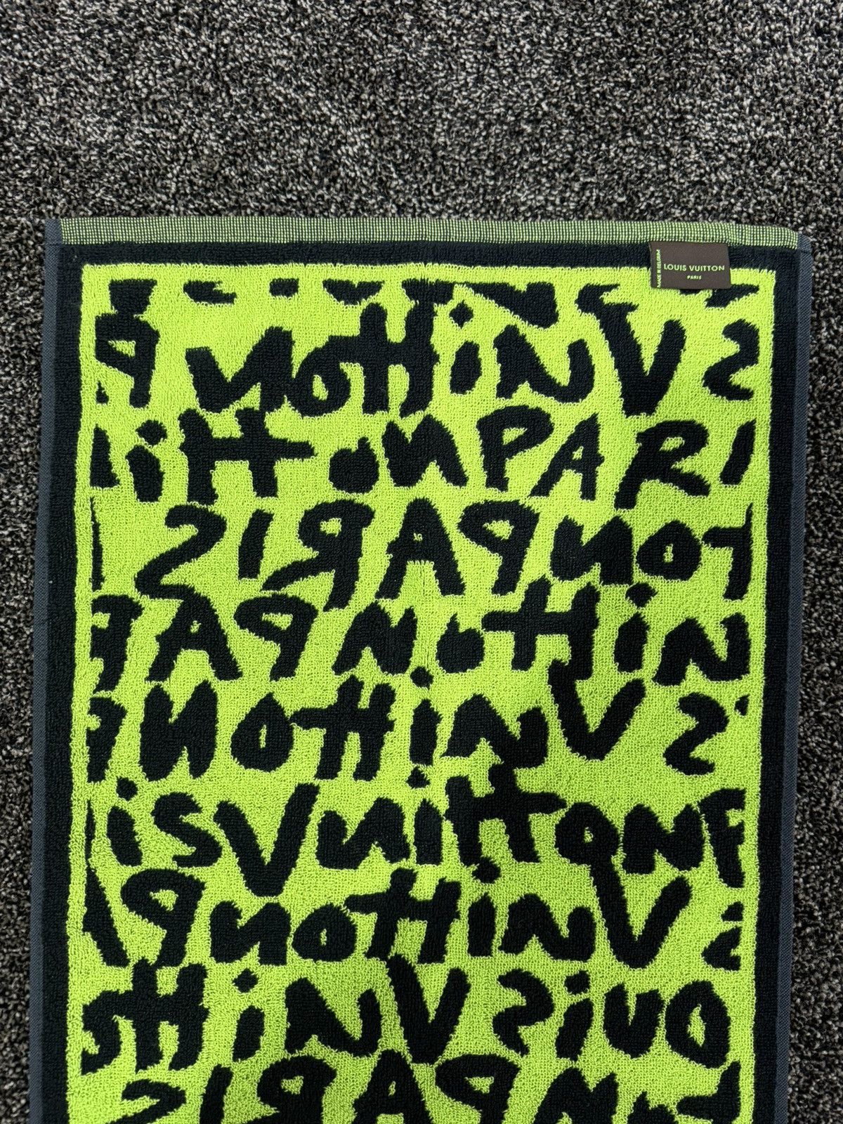 Louis Vuitton × Stephen Sprouse Louis Vuitton x Stephen Sprouse FW08 Graffiti Gym Towel Size ONE SIZE - 6 Thumbnail