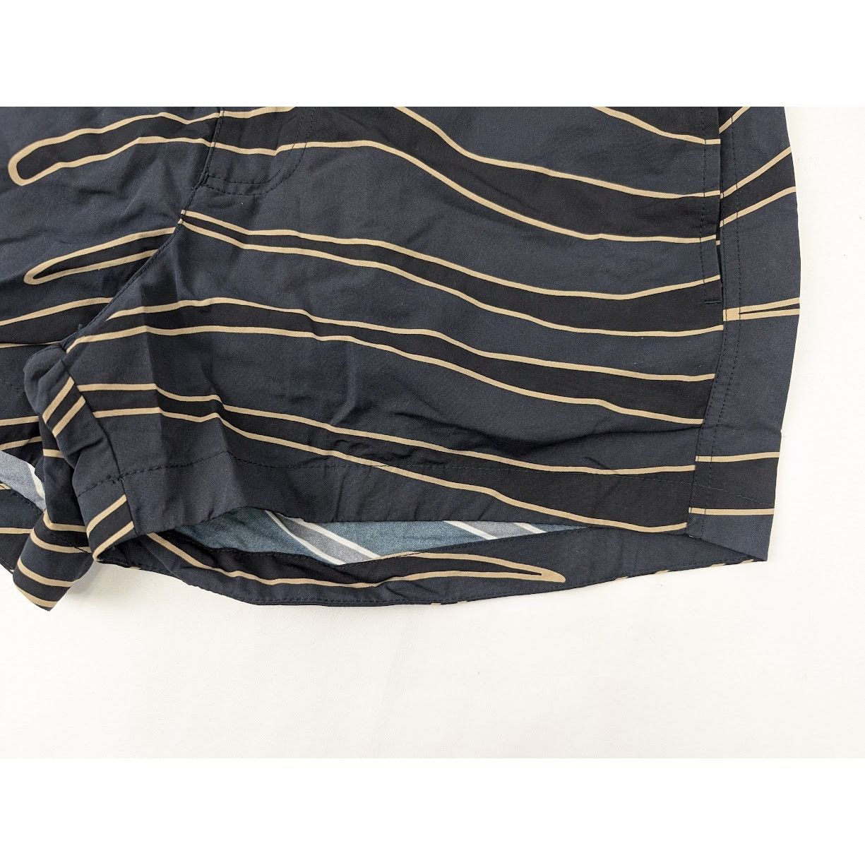 Bottega Veneta o1rshd1 Nylon Animal Print Boxer Short in Navy/Black/Sesame Size US 32 / EU 48 - 8 Thumbnail