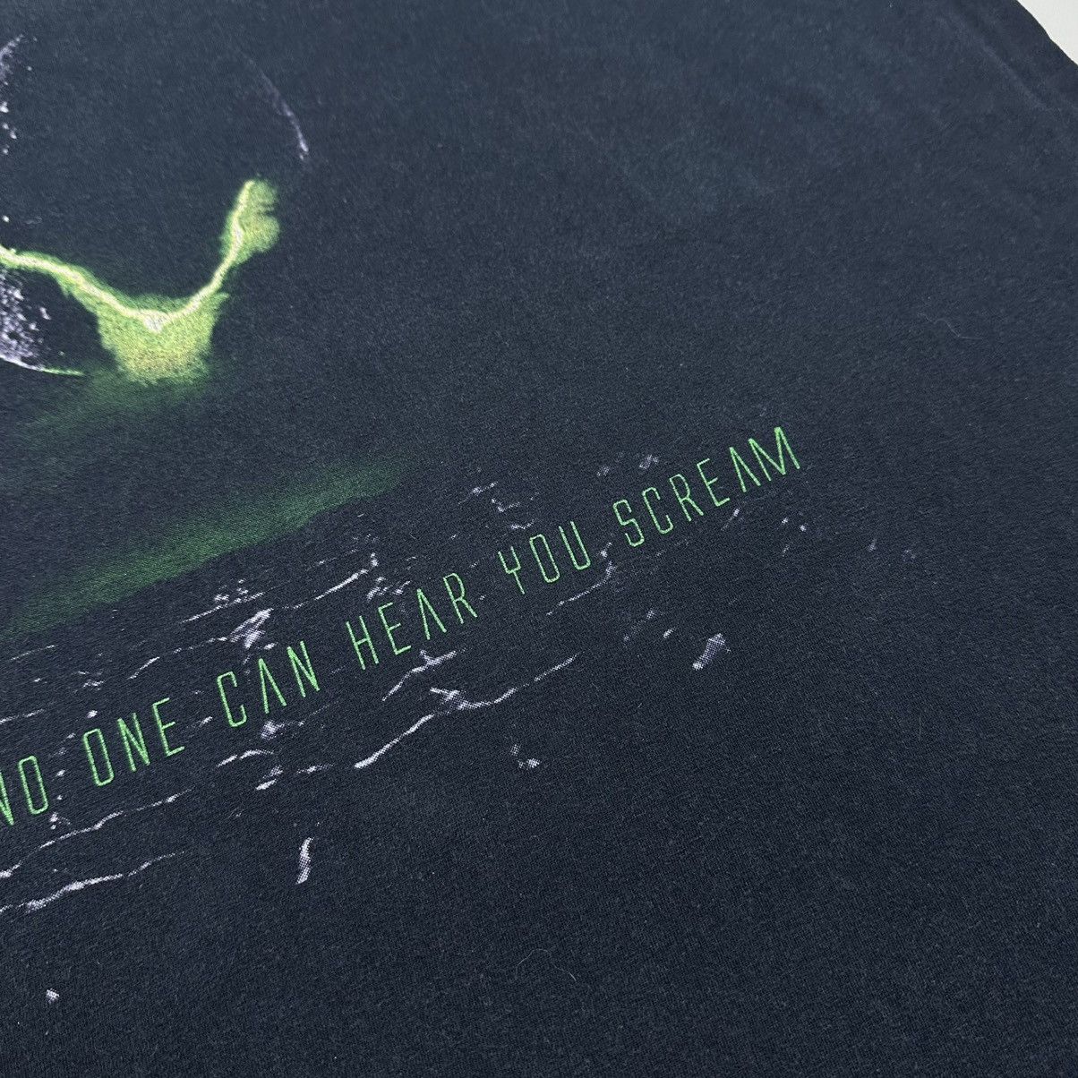 Expert Horror Alien “In space no one can hear you scream.” Vintage Tee Size US M / EU 48-50 / 2 - 3 Thumbnail