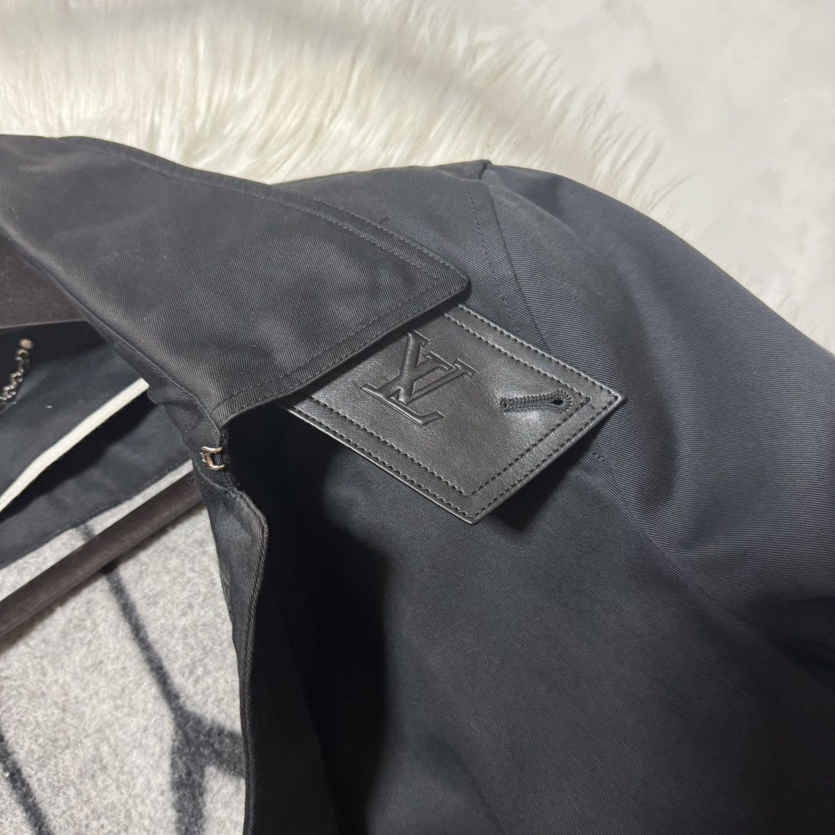 Louis Vuitton Louis Vuitton Lookbook Model 2-Way Trench Coat Size US M / EU 48-50 / 2 - 7 Thumbnail