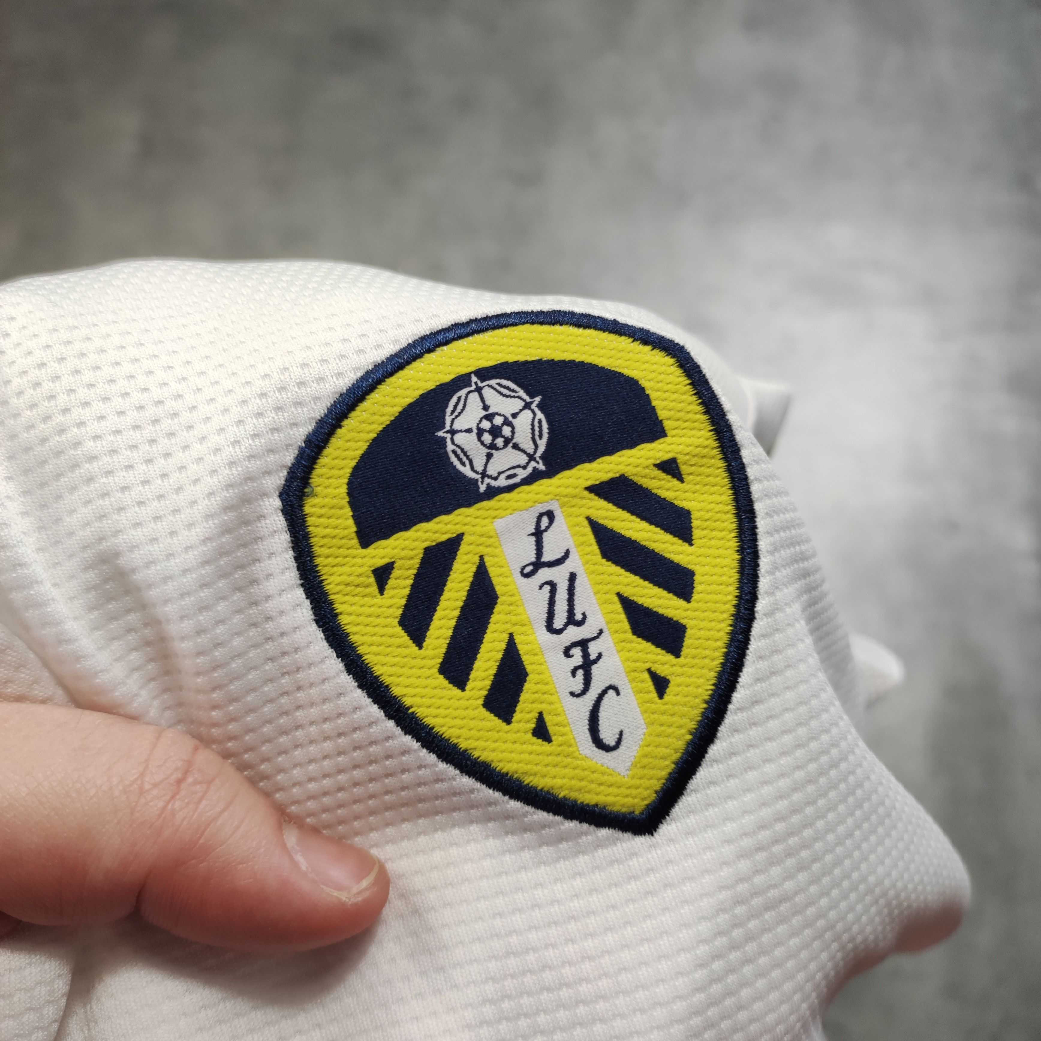 Vintage Vintage RARE Leeds United Adidas Home Football Jersey Size US XL / EU 56 / 4 - 6 Thumbnail