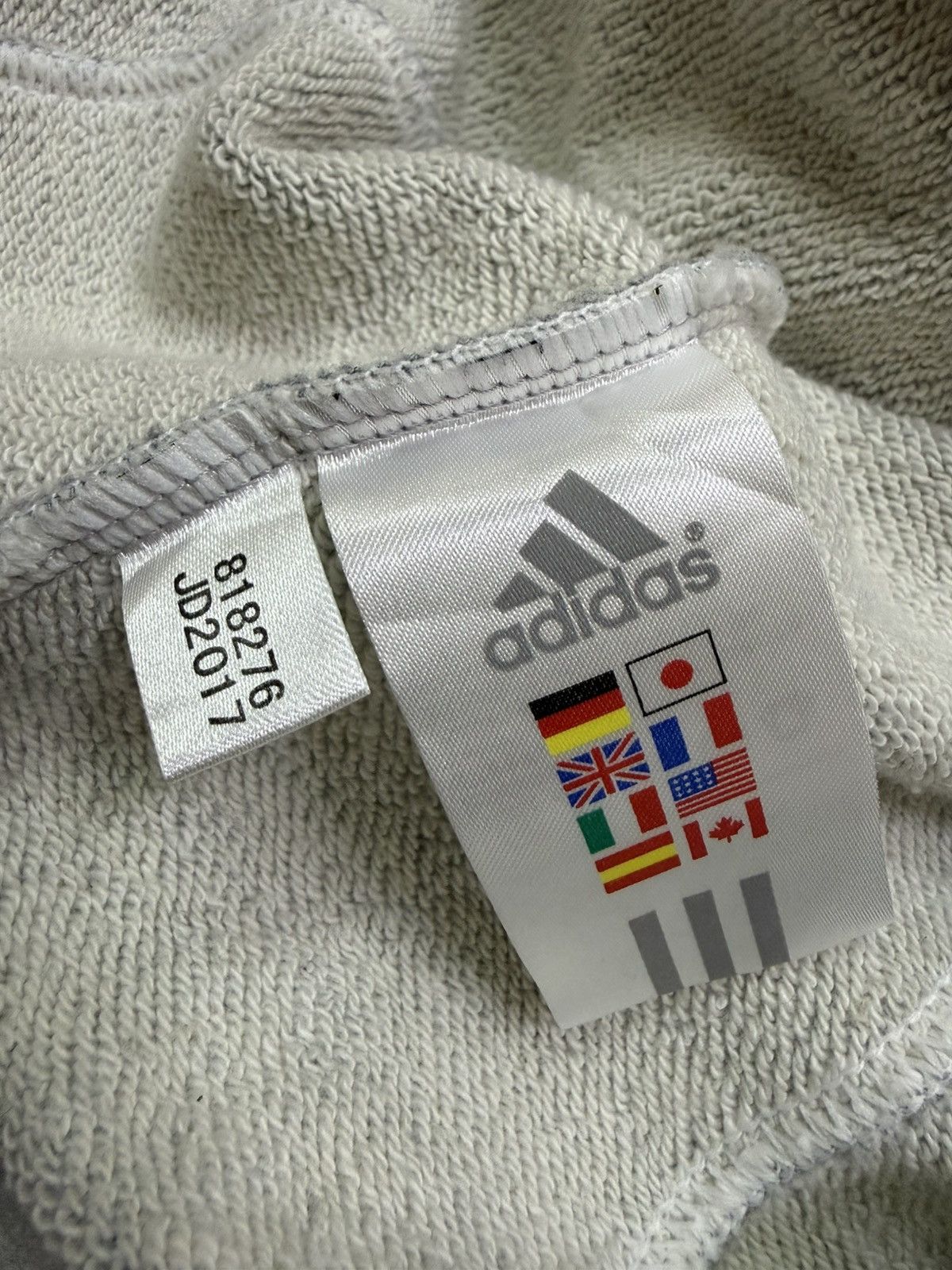 Adidas Vintage Adidas Stripes Crewneck Sweatshirt Size US S / EU 44-46 / 1 - 9 Thumbnail