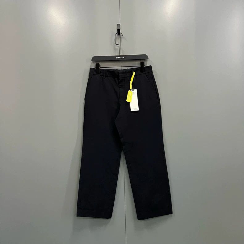 Gucci Gucci Black straight trousers 2501-Nextarrow Size US 26 / EU 42 - 1 Thumbnail