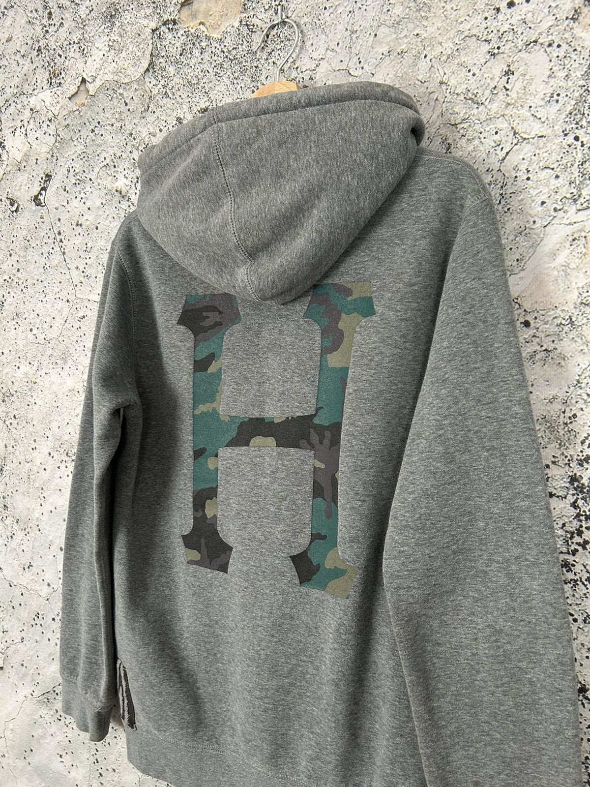 Huf Vintage HUF Skateboards Hoodie Streetwear Hype Rap Size US S / EU 44-46 / 1 - 2 Thumbnail