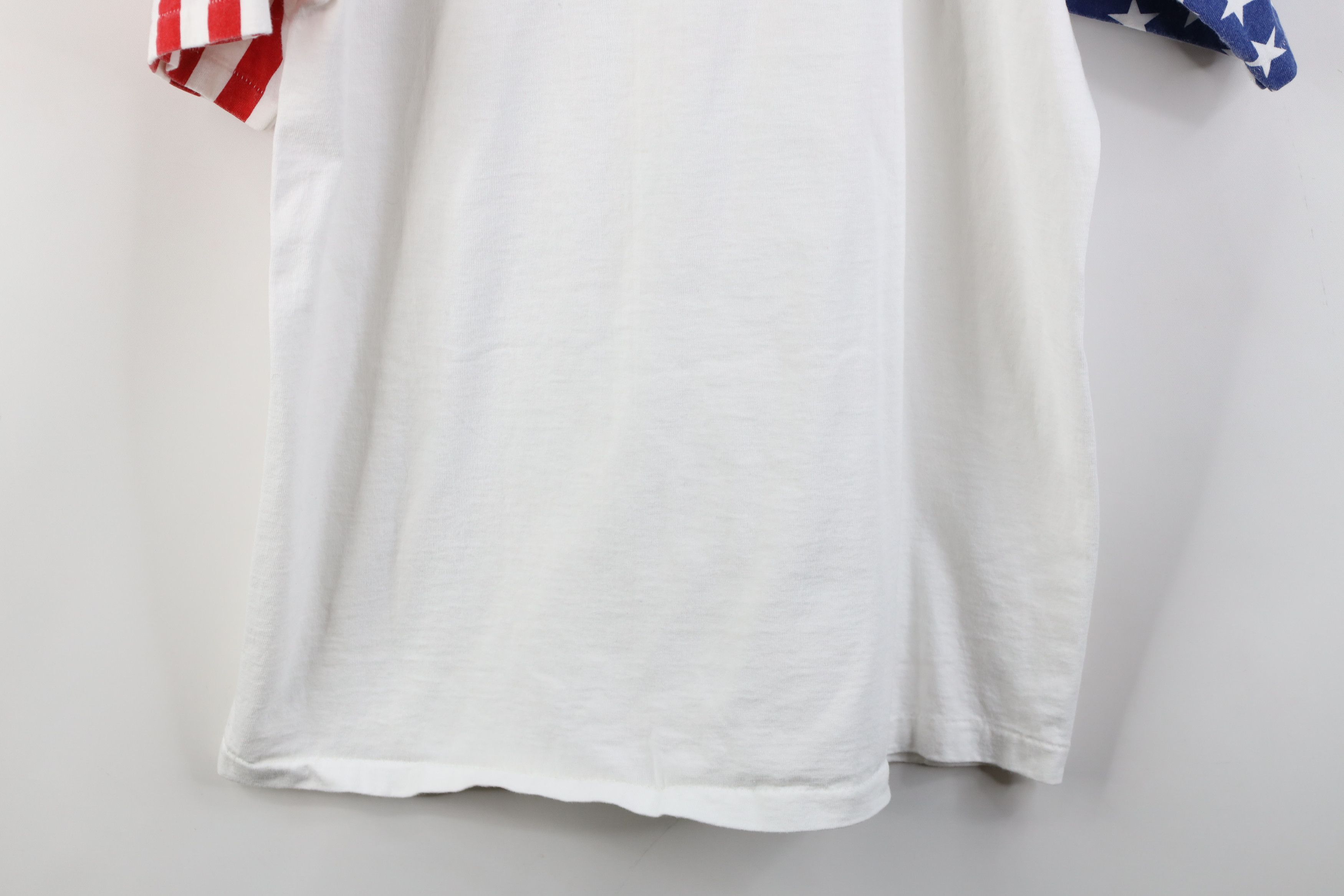 Vintage Vintage 90s Streetwear Flag Short Sleeve T-Shirt White USA Size US L / EU 52-54 / 3 - 13 Thumbnail
