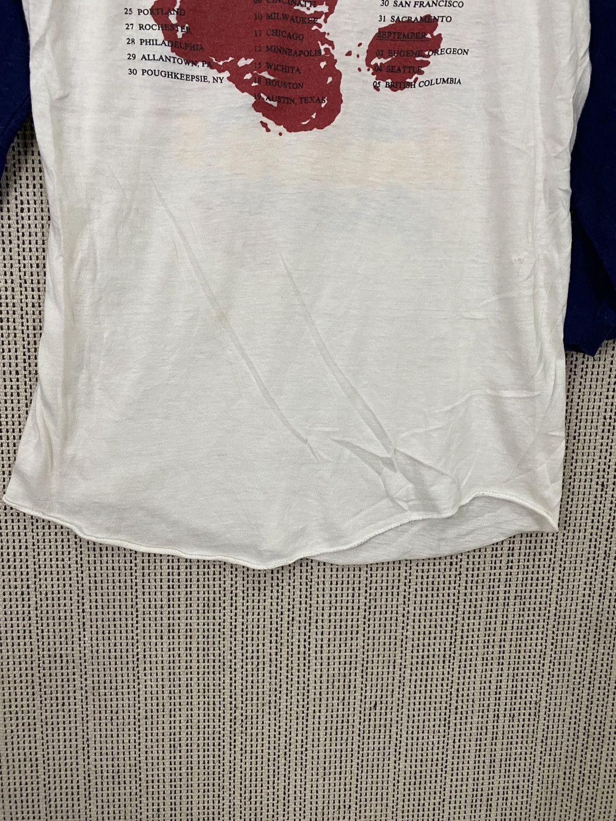 Band Tees × Vintage Vintage animals band world tour 1983 tshirt very rare Size US M / EU 48-50 / 2 - 5 Thumbnail