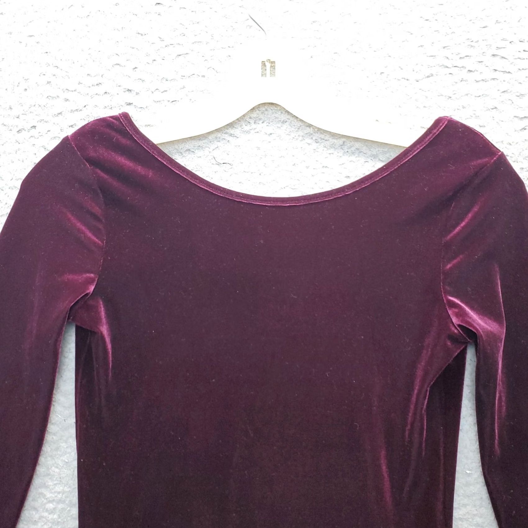 Velvet Bethany Mota Fit & Flare Dress Womens XS Burgundy Velvet Stretch V Neck Pullover Size XS / US 0-2 / IT 36-38 - 4 Thumbnail