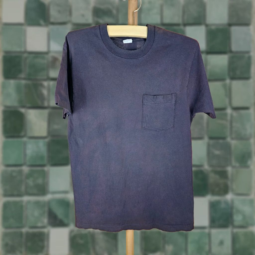 Fruit Of The Loom VINTAGE Fruit of the Loom ONE POCKET FADED SINGLE STITCH T-SHIRT SZ LARGE Shirt Men XS? Size US L / EU 52-54 / 3 - 1 Thumbnail