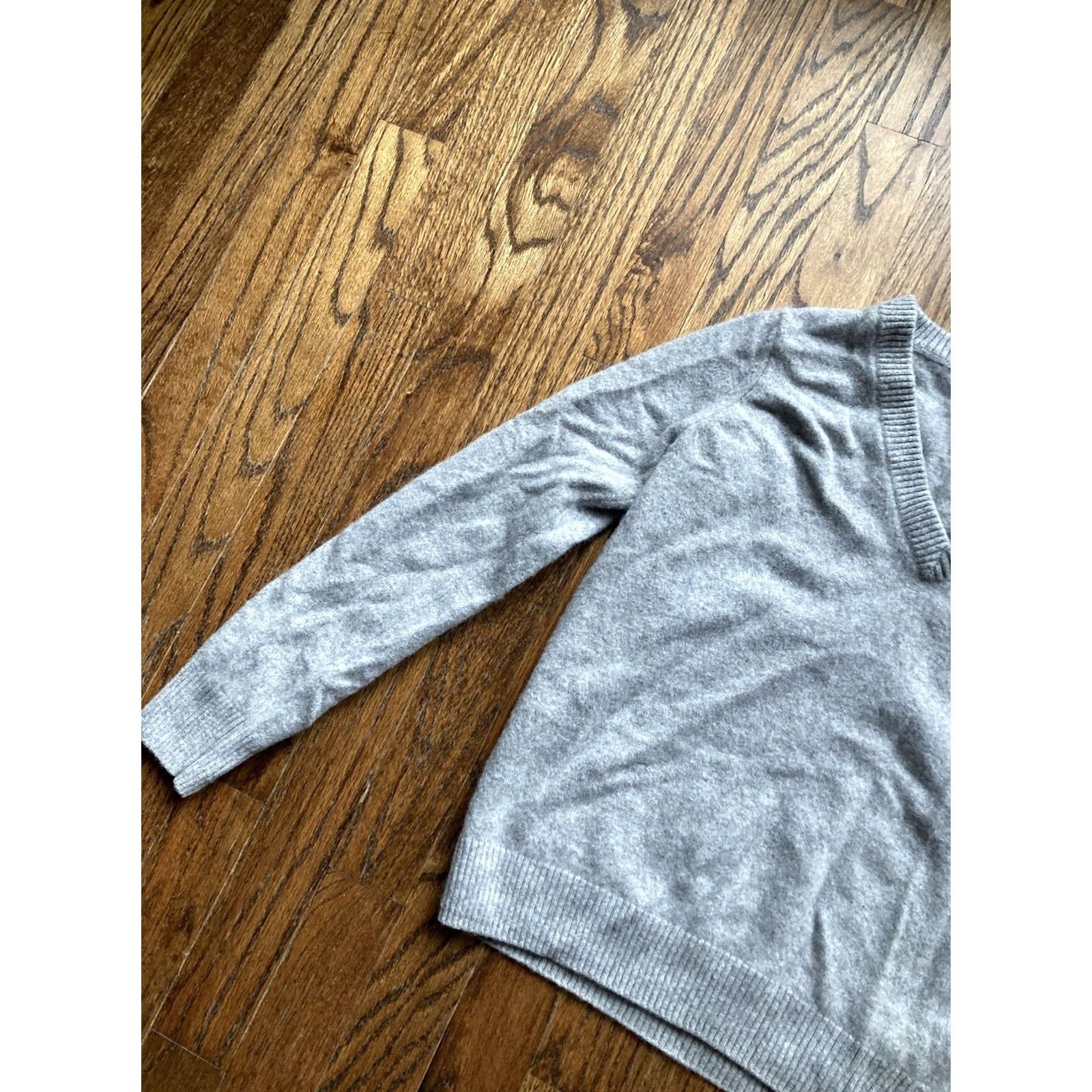 Outerknown VINTAGE OuterKnown Sweater Womens XS Gray V Neck Pullover Cashmere Knit Long Sleeve Casual Workwear - Womens XS Gray Cashmere Knit Pullover V-Neck Size XS / US 0-2 / IT 36-38 - 2 Thumbnail