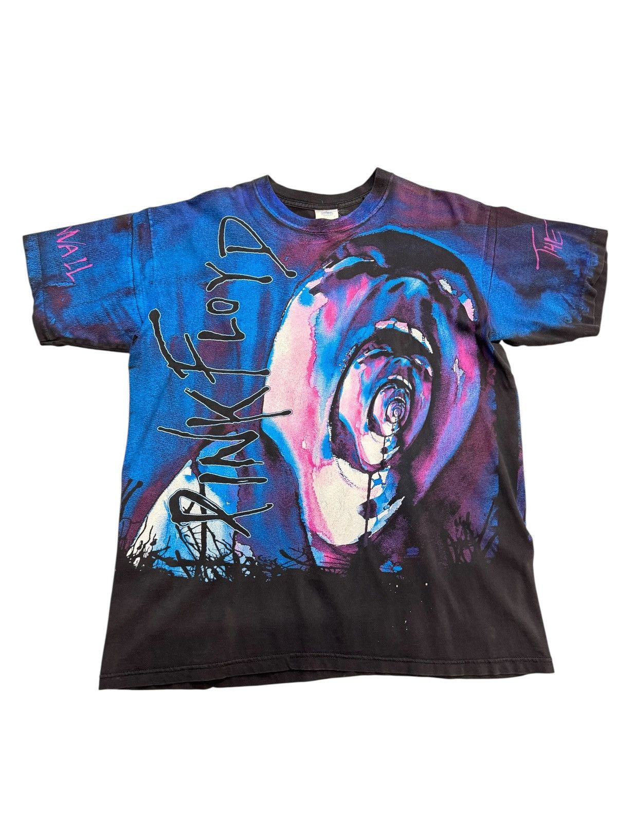 Vintage Vintage Pink Floyd The Wall AOP Tee Size US XL / EU 56 / 4 - 1 Thumbnail