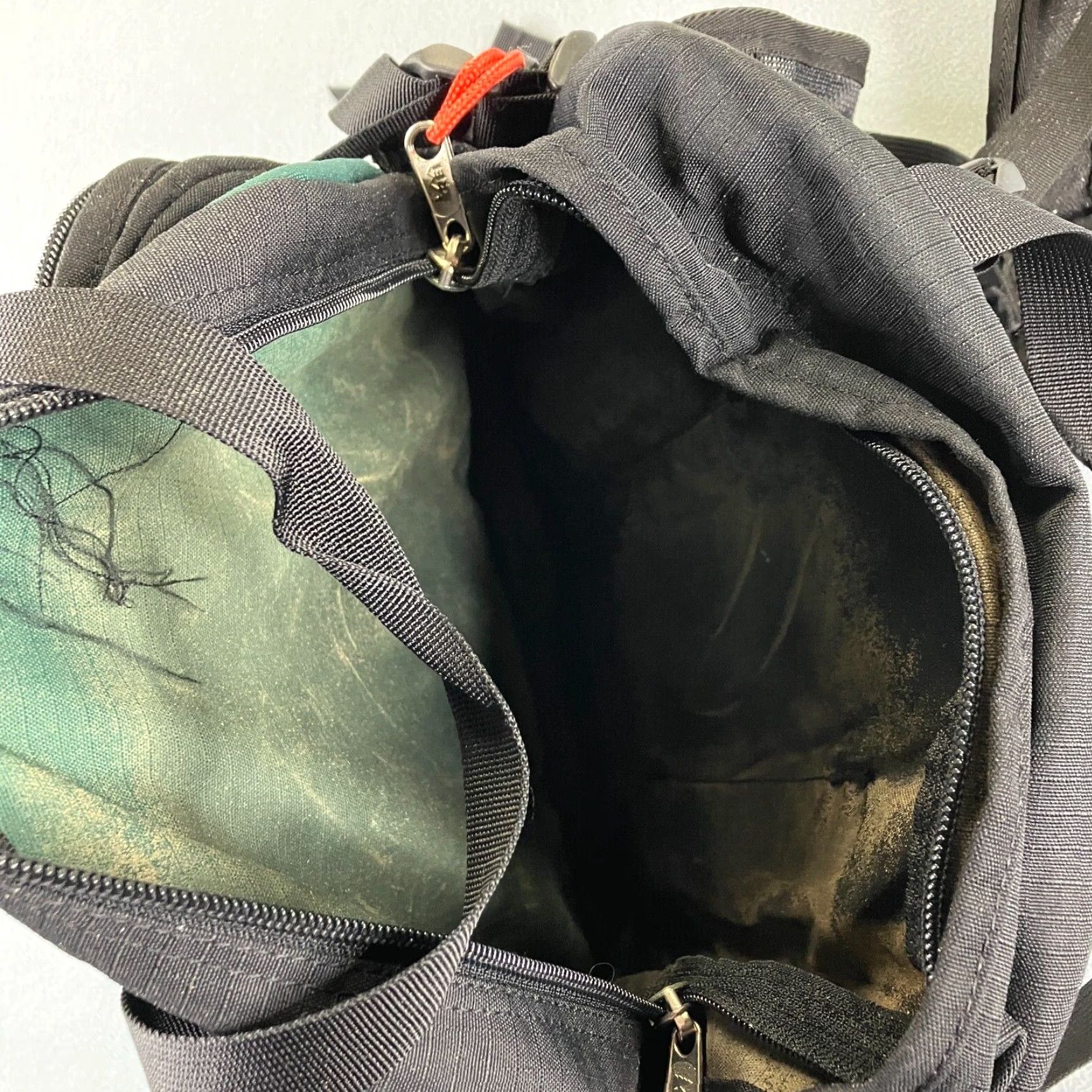 Vintage VINTAGE REI Fanny Pack Belt Bag Outdoor Nylon Black Medium Unisex Travel Hiking Crossbody Size ONE SIZE - 5 Thumbnail