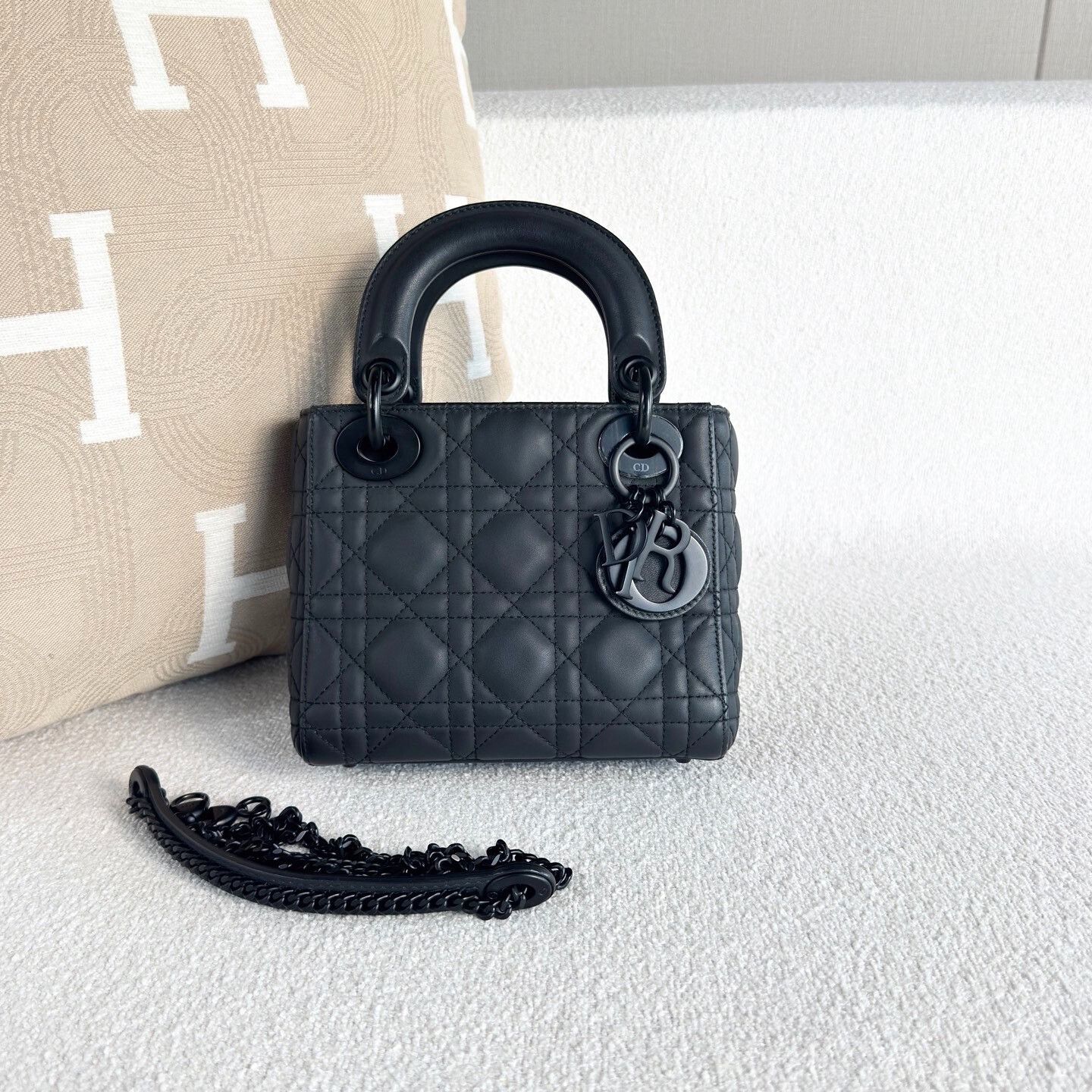 Dior Pre-loved Bag Very good condition Size ONE SIZE - 1 Thumbnail