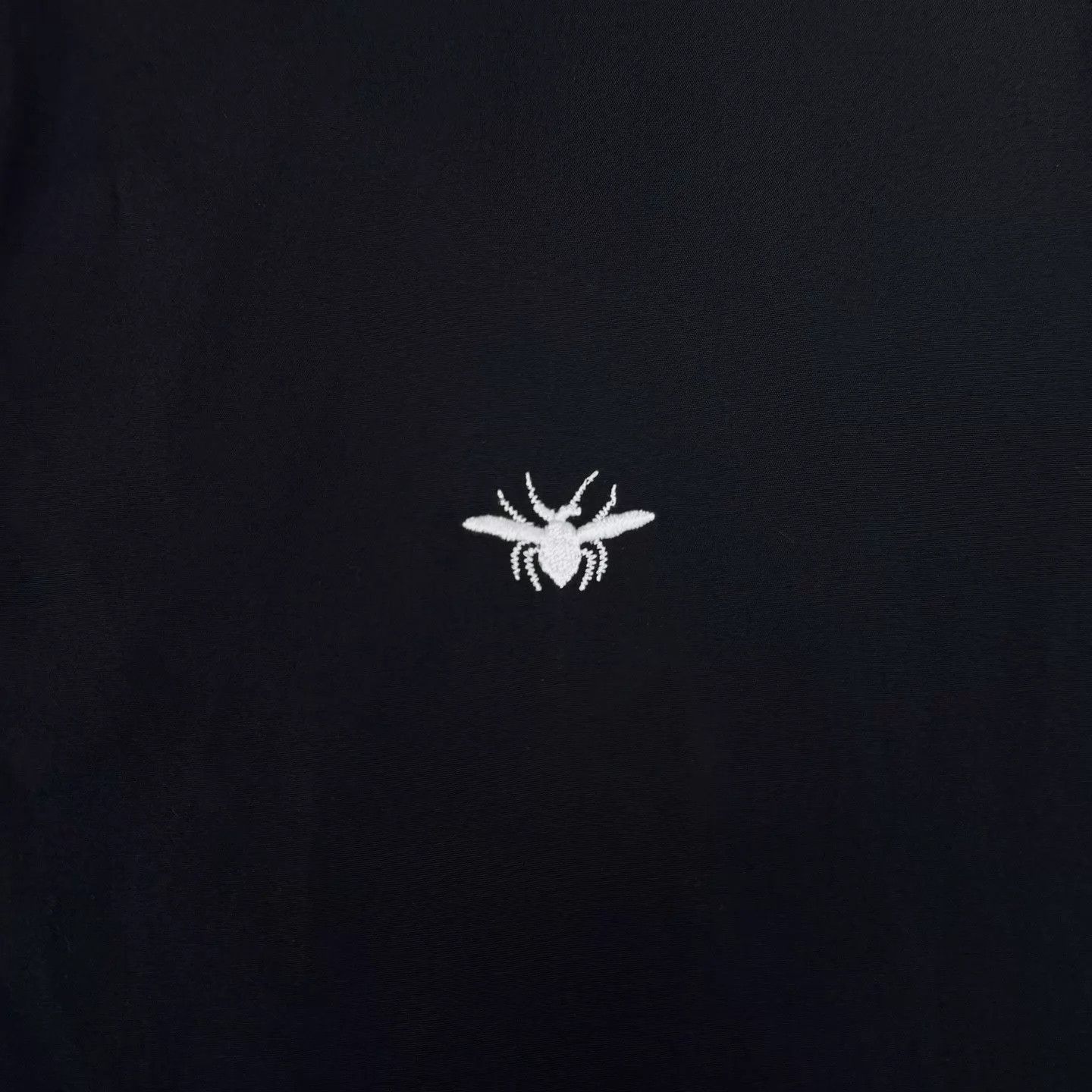 Dior Dior Black Embroidered Bee Short-Sleeve Shirt 40 M Unisex Size US M / EU 48-50 / 2 - 4 Thumbnail